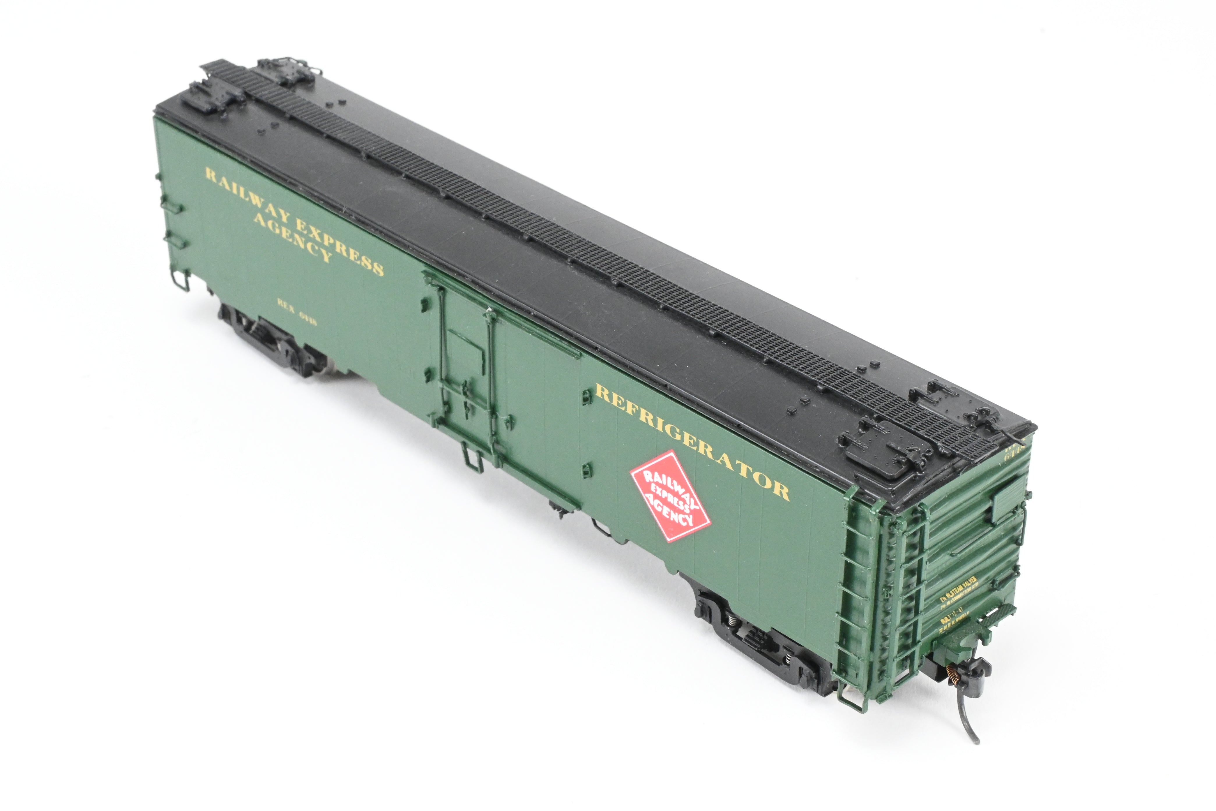 HO Scale Brass CIL - Challenger Imports REA - Railway Express Agency 52-Foot Steel Express Refrigerator Car with Later Scheme Lettering