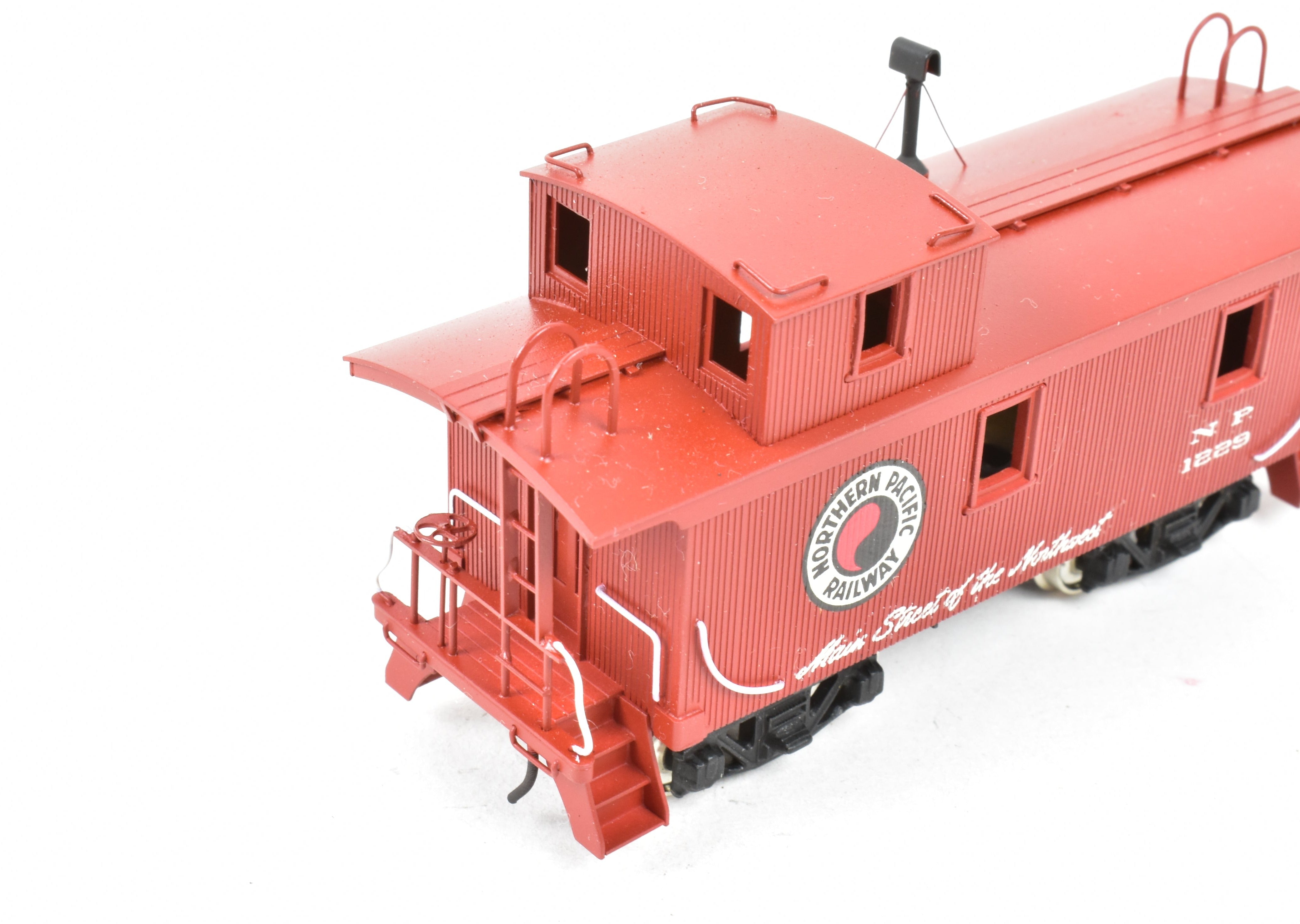 Custom Painted HO Scale Brass Wood Caboose Model of Northwest Short Line and Northern Pacific Railroads