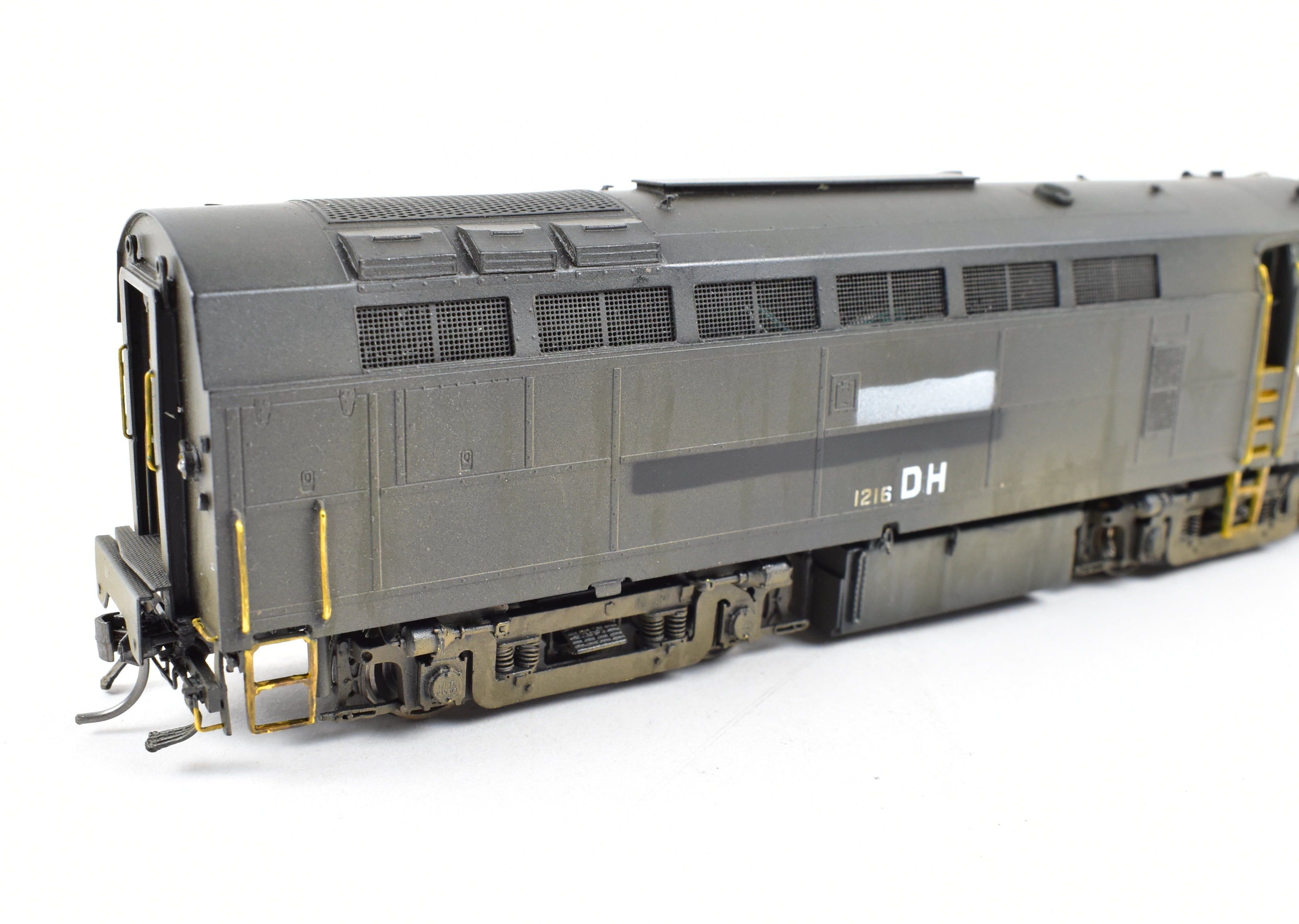 HO Scale Brass Model Train - Overland Models, Inc. (OMI) Delaware and Hudson (D&H) BLW RF-16 Shark Nose A-unit CP in New York Central (NYC)/Delaware and Hudson (D&H) Patch No. 1216
