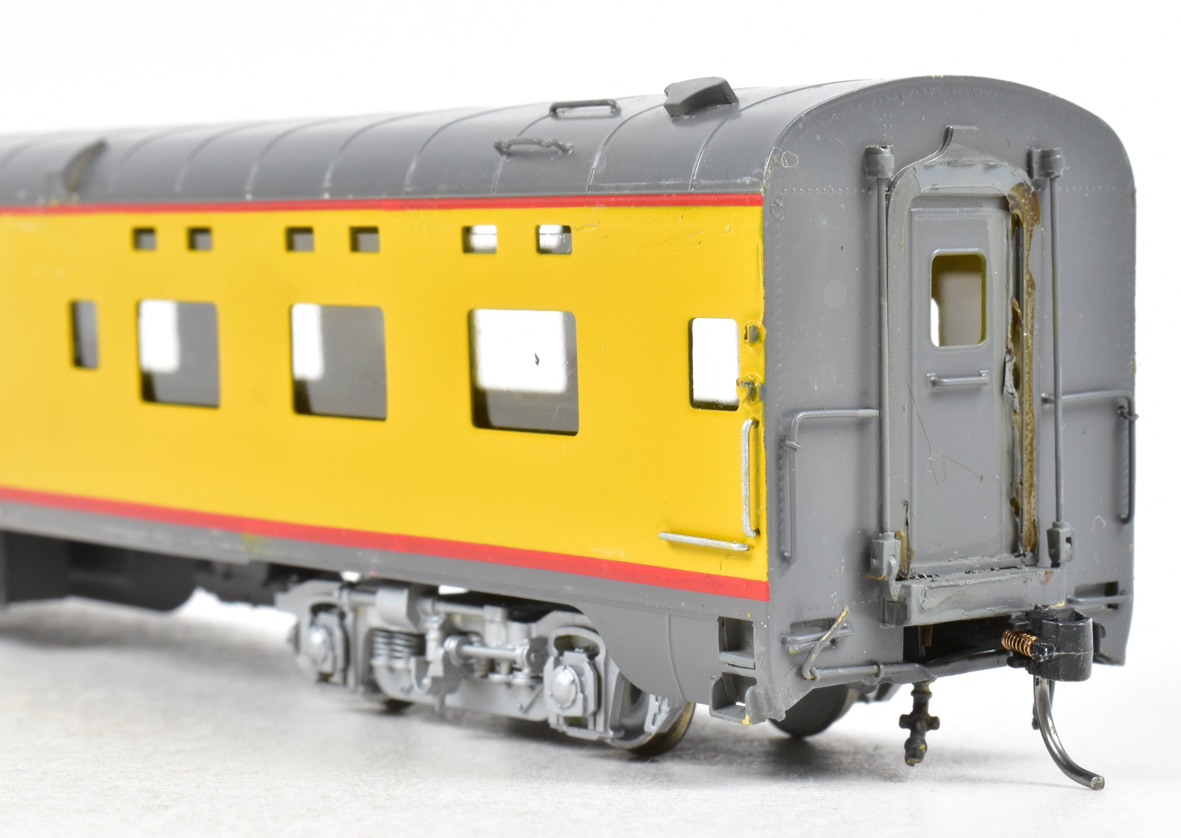 High - Quality HO Scale Brass Model Train Sleeper by Wasatch Model Co., ATSF - Santa Fe Valley Design Painted as UP - Union Pacific American Series Sleeper