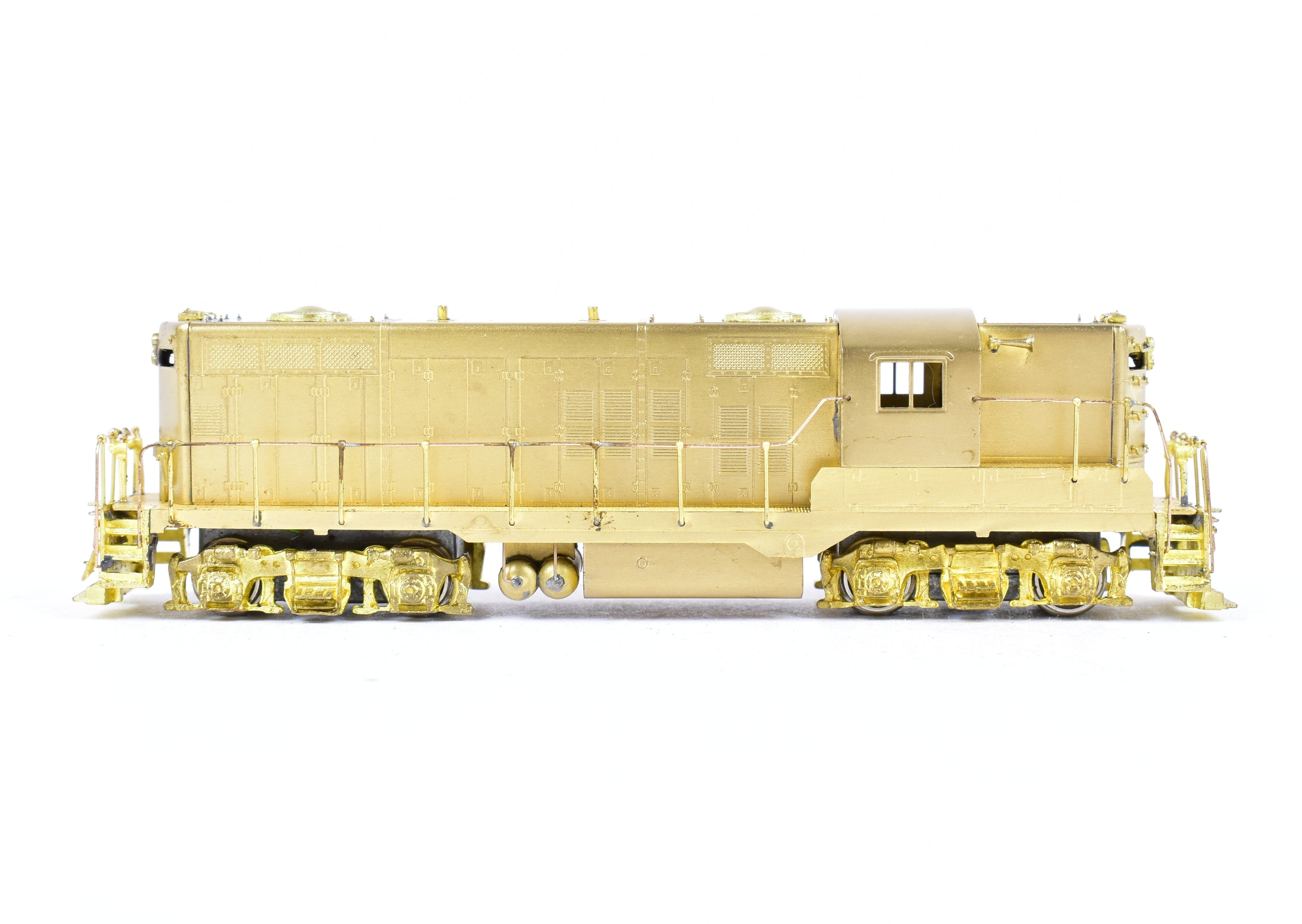 N Scale Brass Hallmark Model EMD GP - 9 Standard Version Train Model with Detachable Dynamic Brakes for Various Road Layouts
