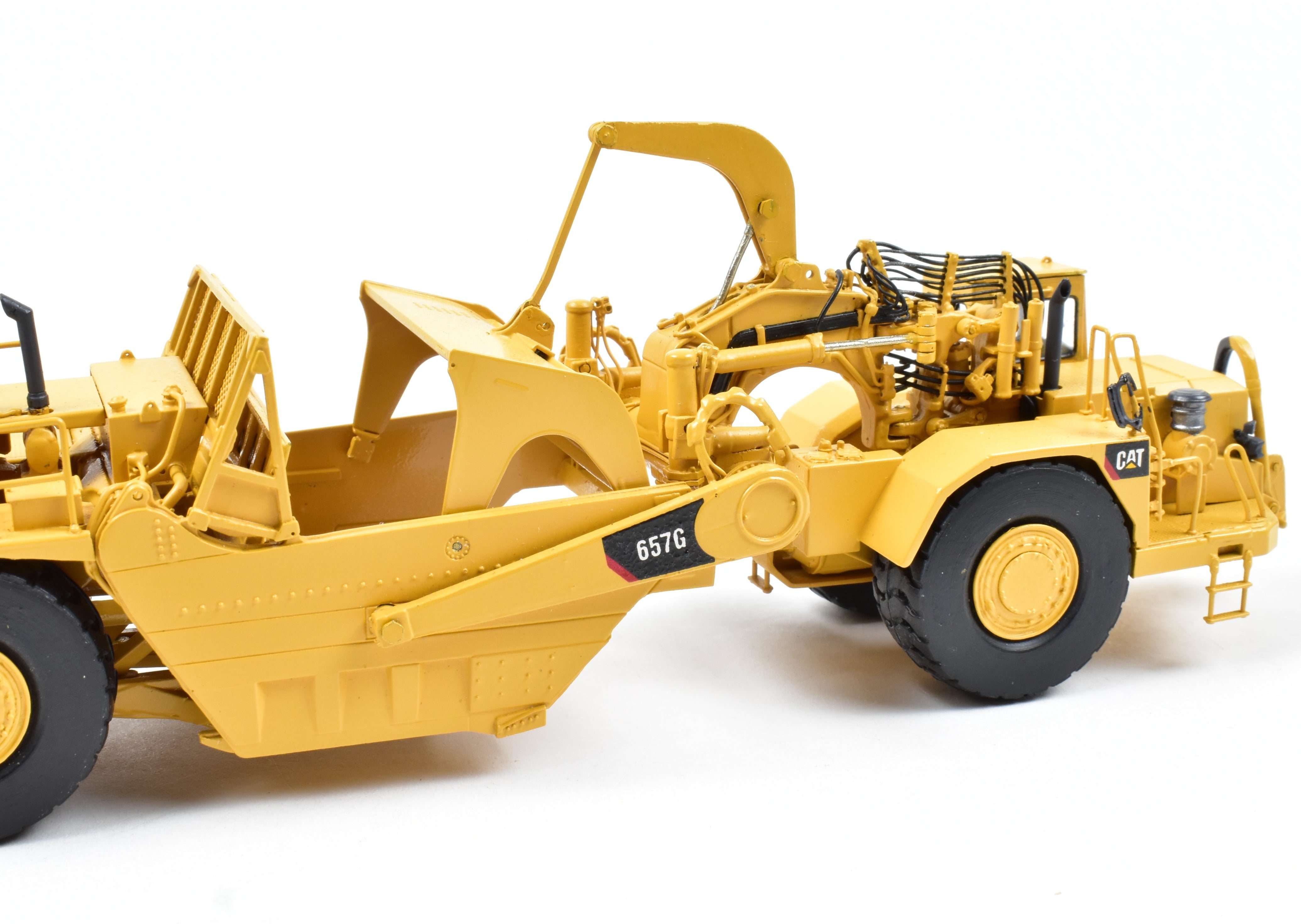 Factory-Painted HO Brass CON CCM Caterpillar 657G Scraper Model from 2010