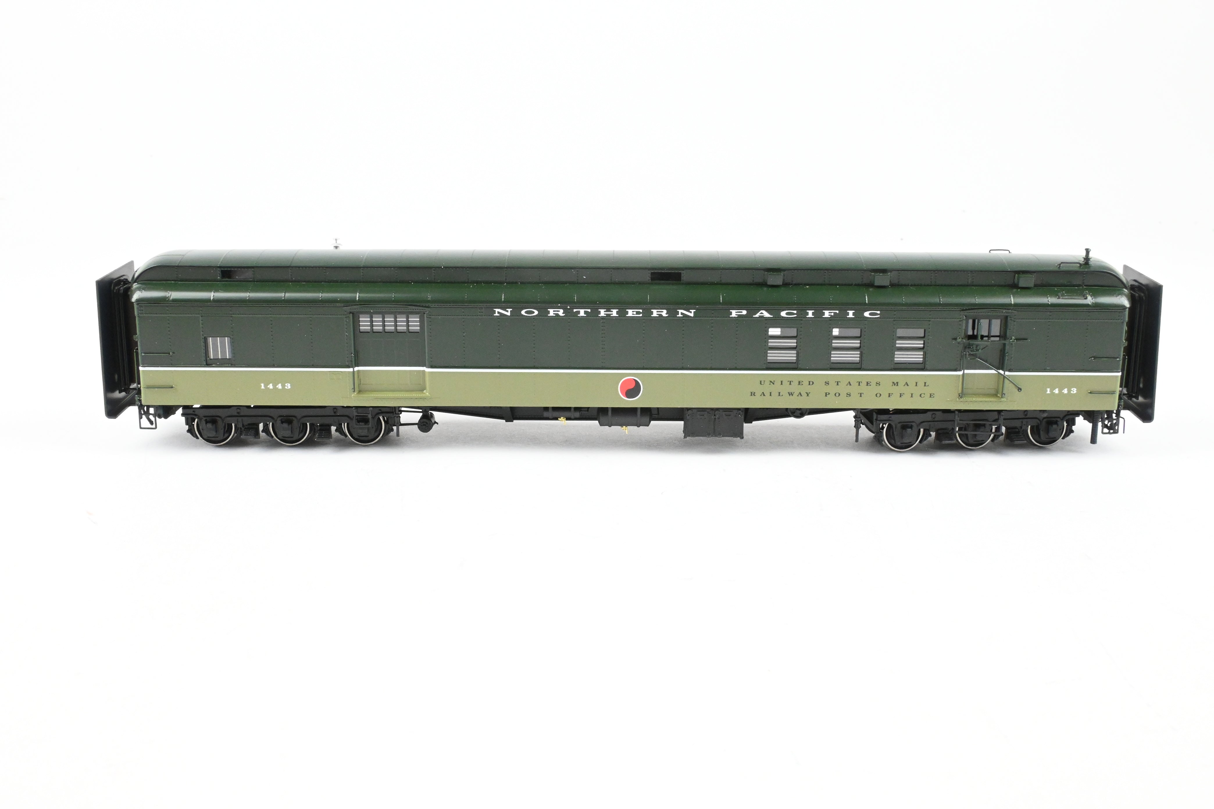 HO Scale Brass Northern Pacific Mail & Express Car FP Loewy No. 1443 by W&R Enterprises