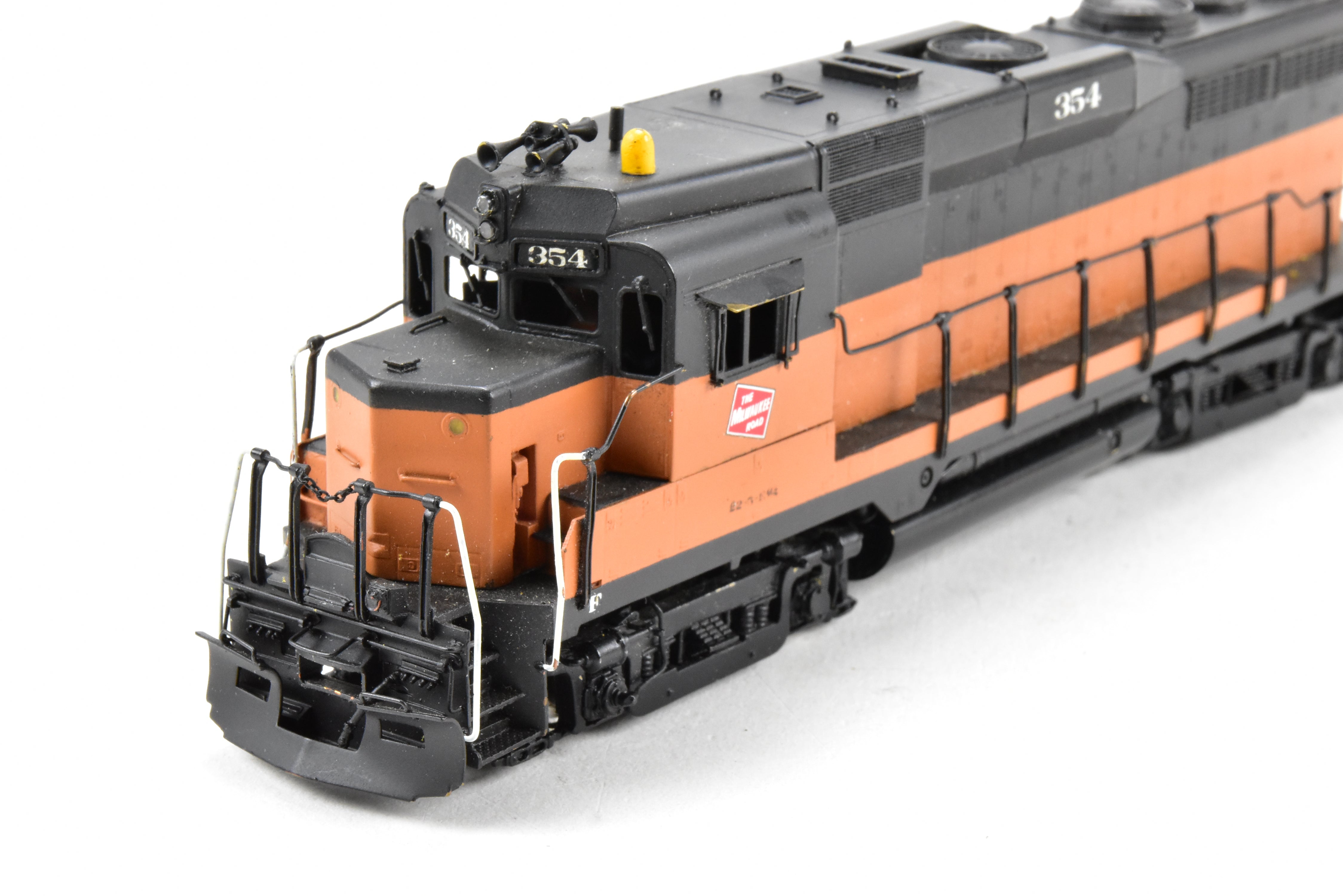 HO Scale Brass Oriental Limited Milwaukee Road EMD GP30 PH II 2250HP Model #354