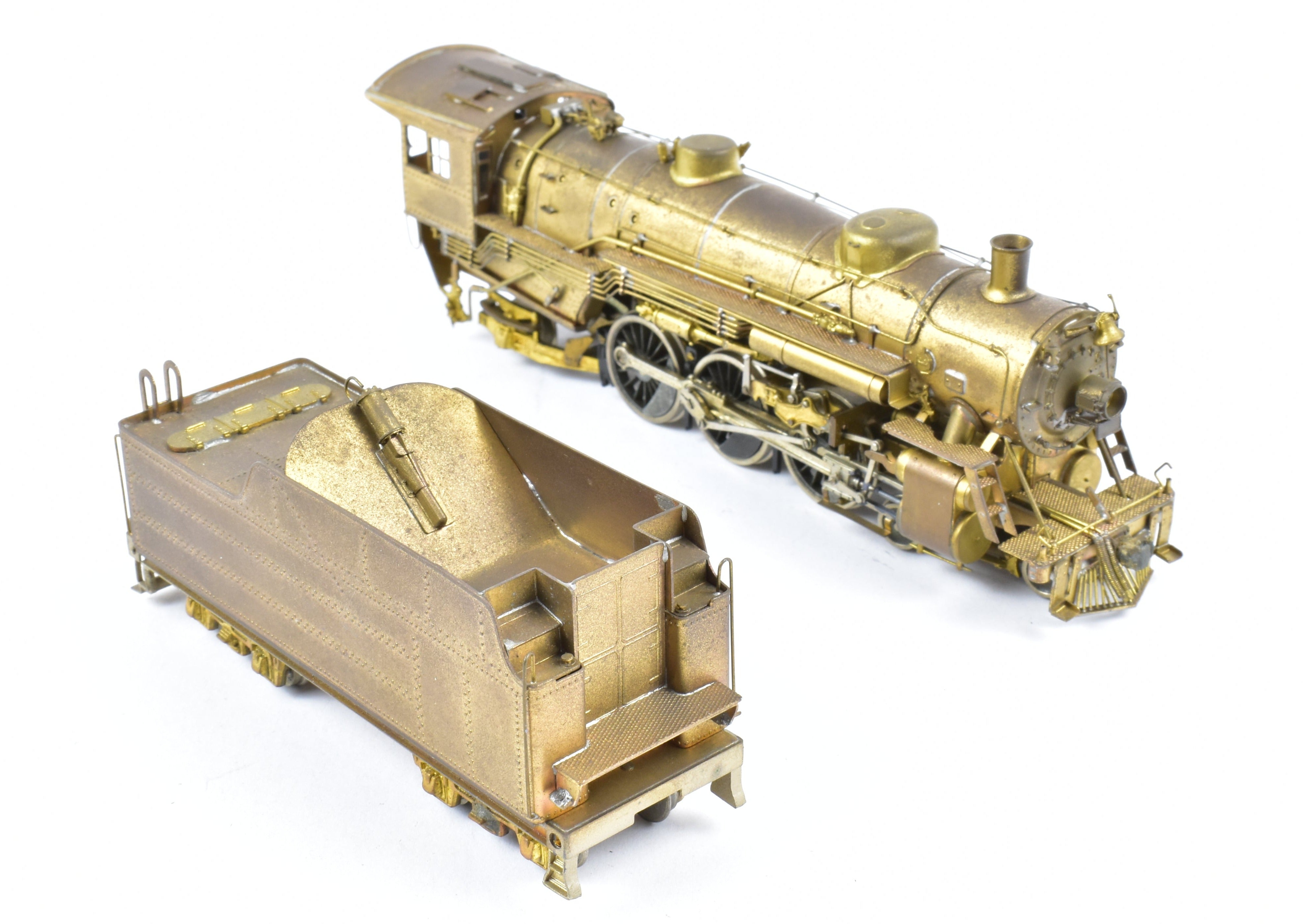 HO Scale Brass Pacific Fast Mail Model - United USRA (United States Railway Administration) for Various Roads 4-6-2 Light Pacific Steam Locomotive