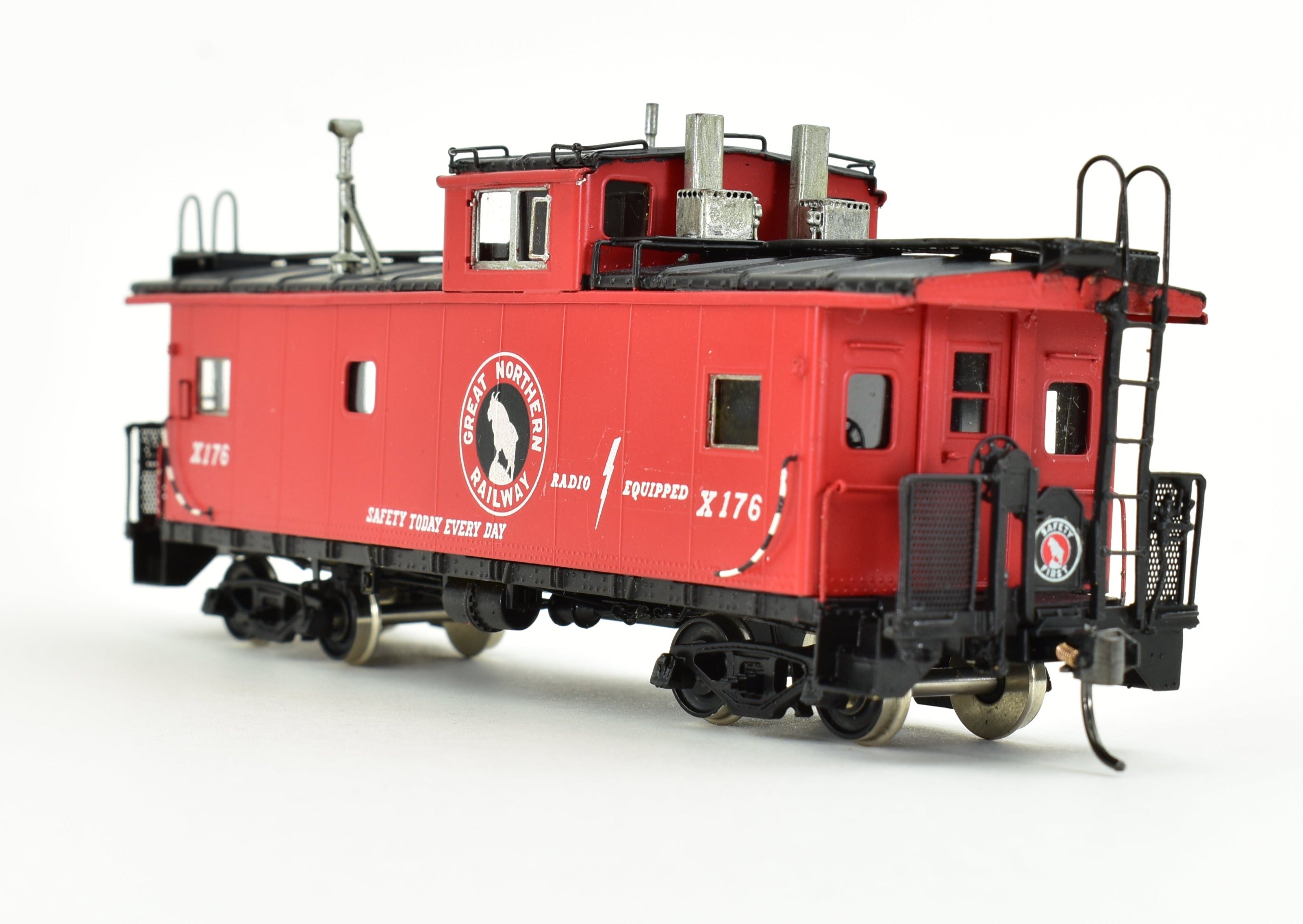 HO Scale Brass OMI - Overland Models, Inc. Great Northern GN X-176 Iron Range Caboose Model by CP