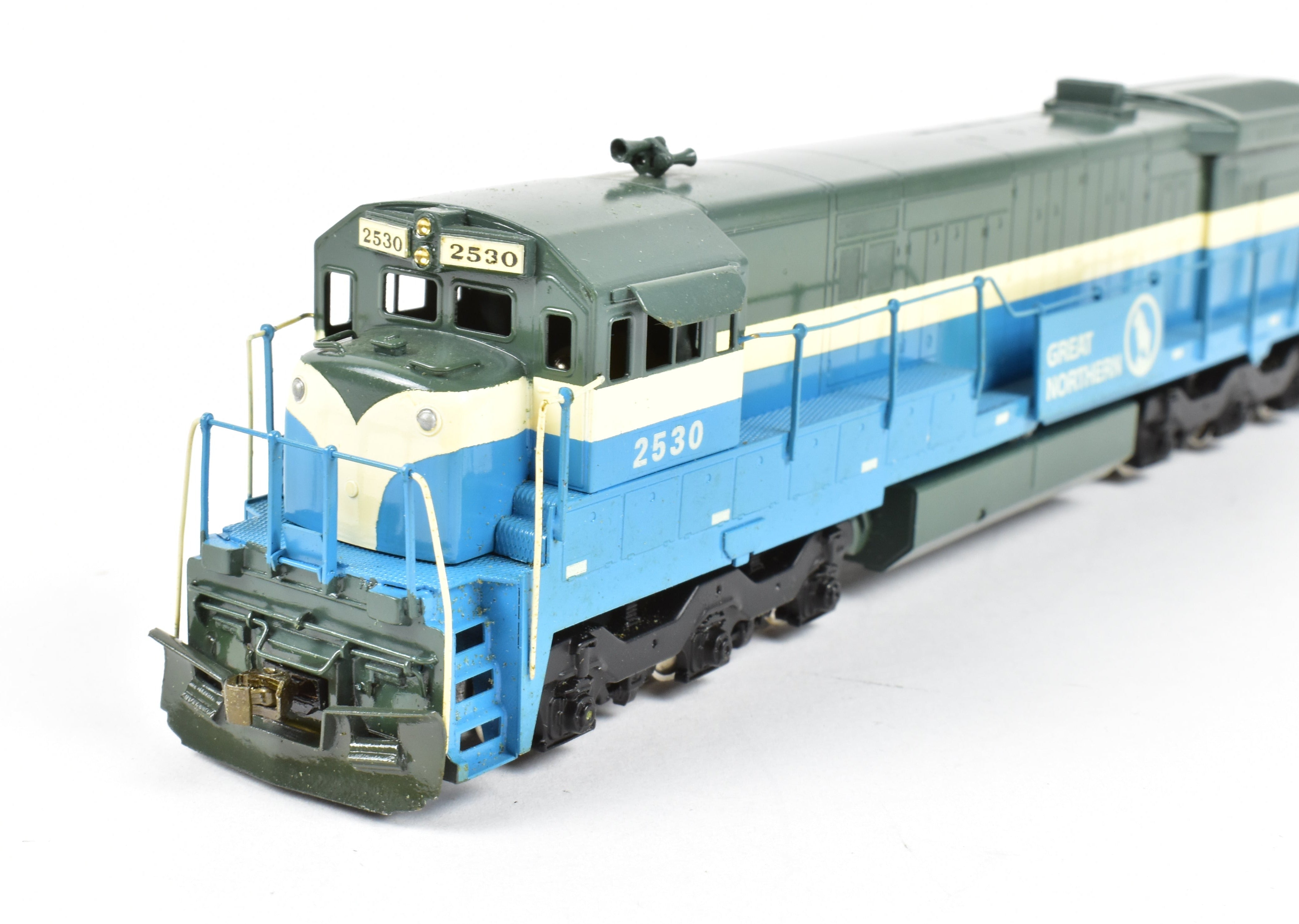 HO Scale Brass ALCO Model - Great Northern General Electric U - 33C Diesel Locomotive with Custom Painting