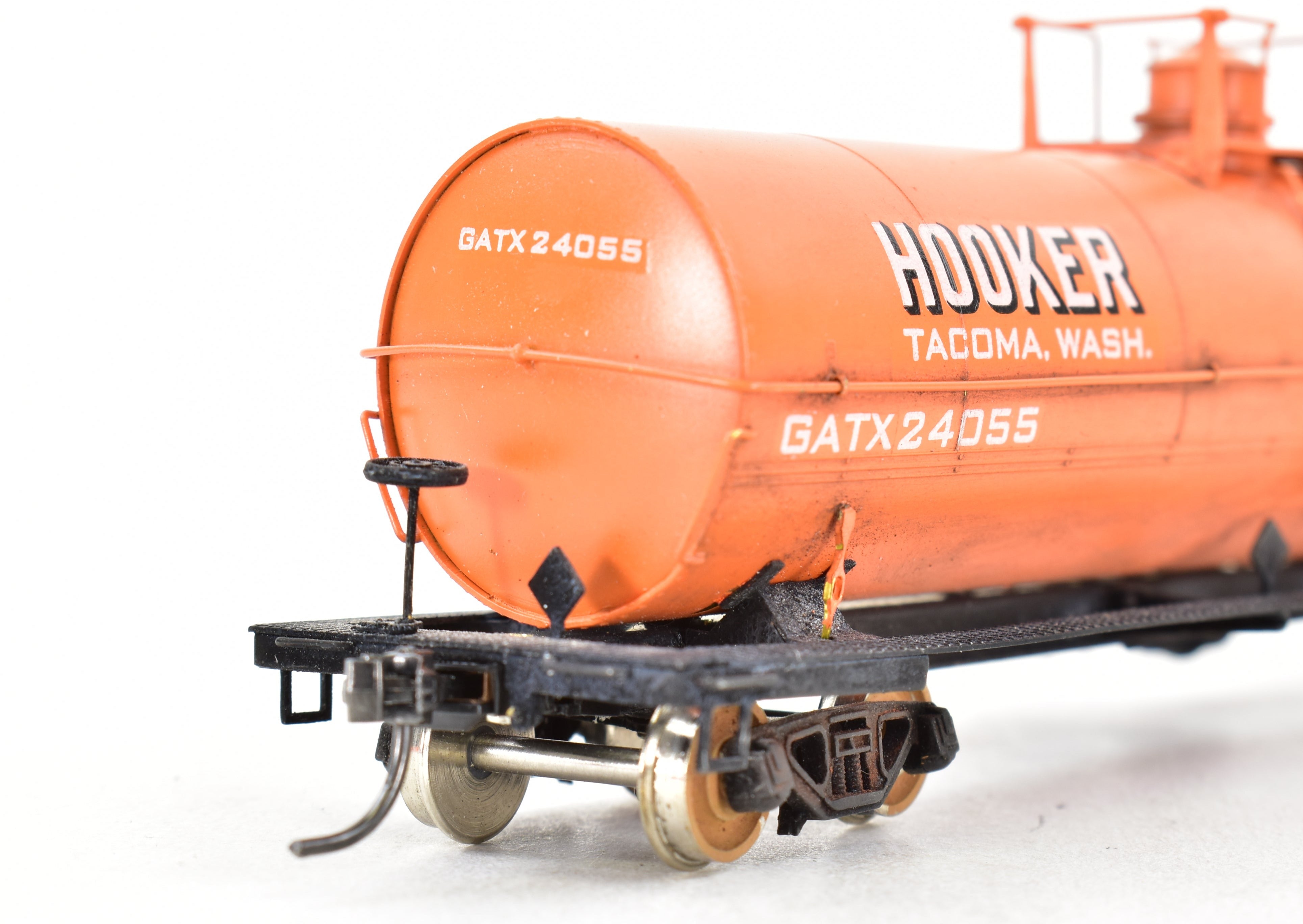 HO Scale Brass Precision Scale Co. 12,000 Gallon Weathered Orange Hooker Chemicals Tank Car Model with FP Design