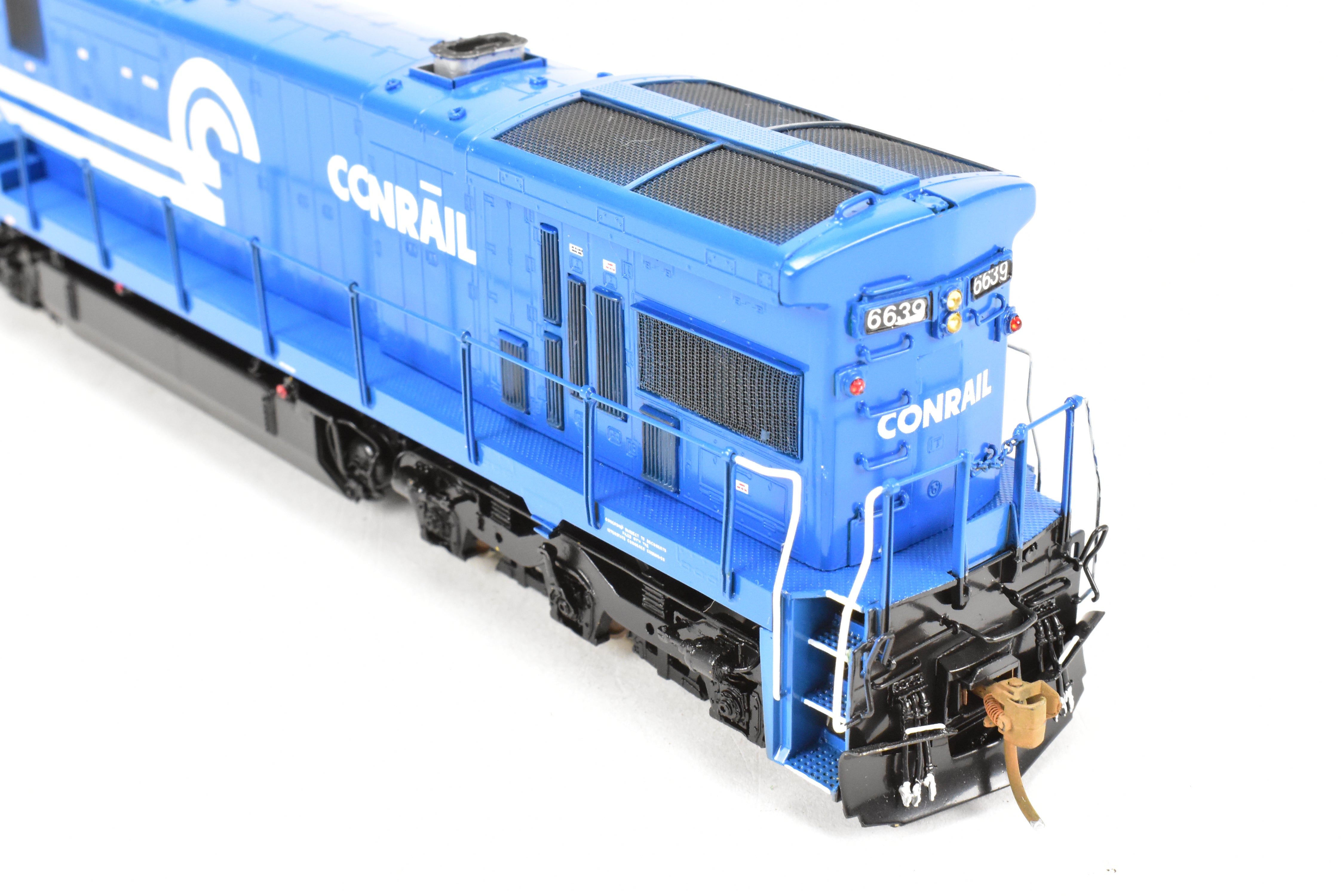 HO Scale Brass Model Train - Overland Models Inc. Conrail GE C36 - 7 Locomotive with Anti - Climber Front Porch, Professionally Painted, Number 6639