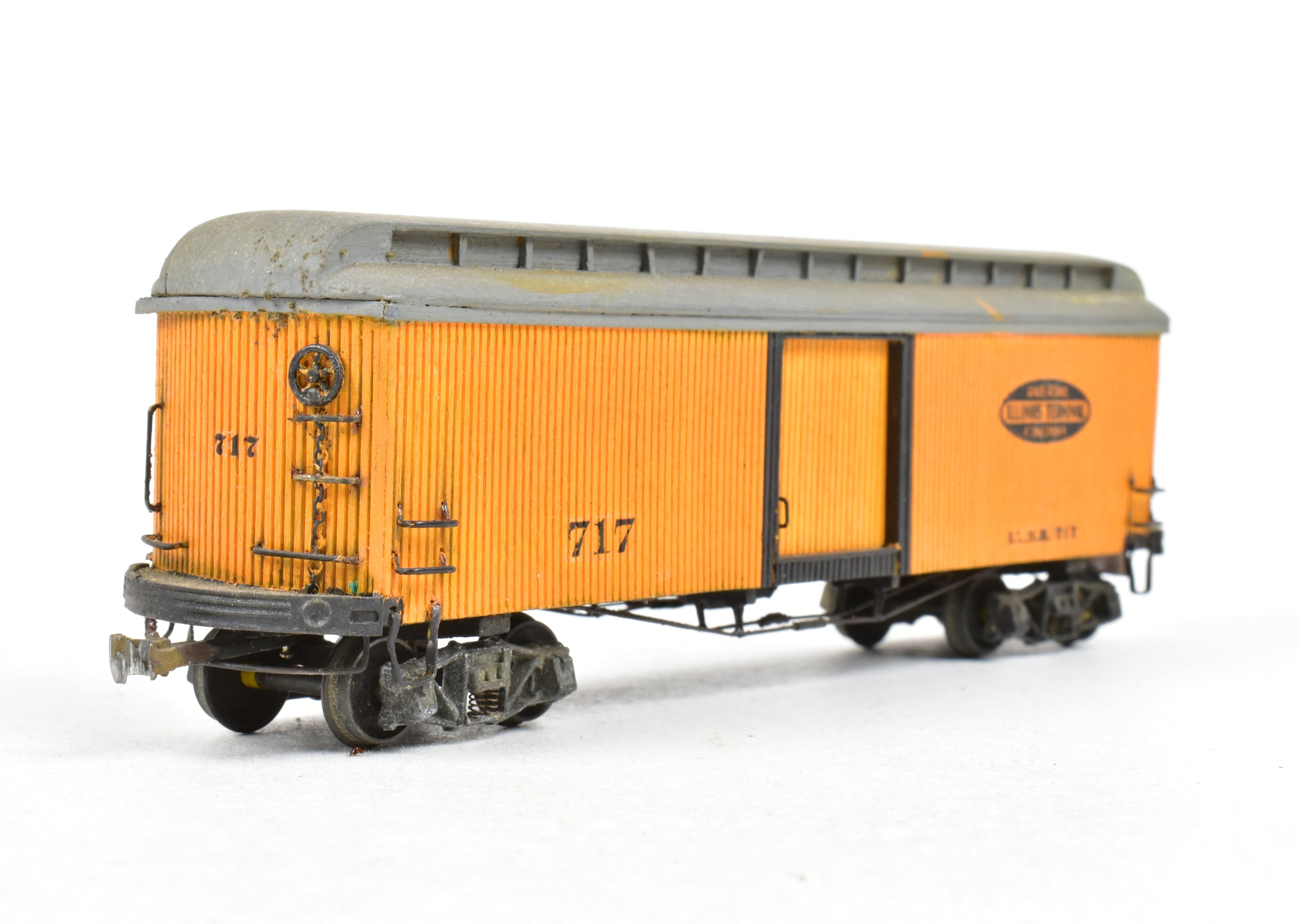HO Scale La Belle Woodworking Illinois Terminal System Freight/Baggage Trailer Model Kit, Built and Painted, #717