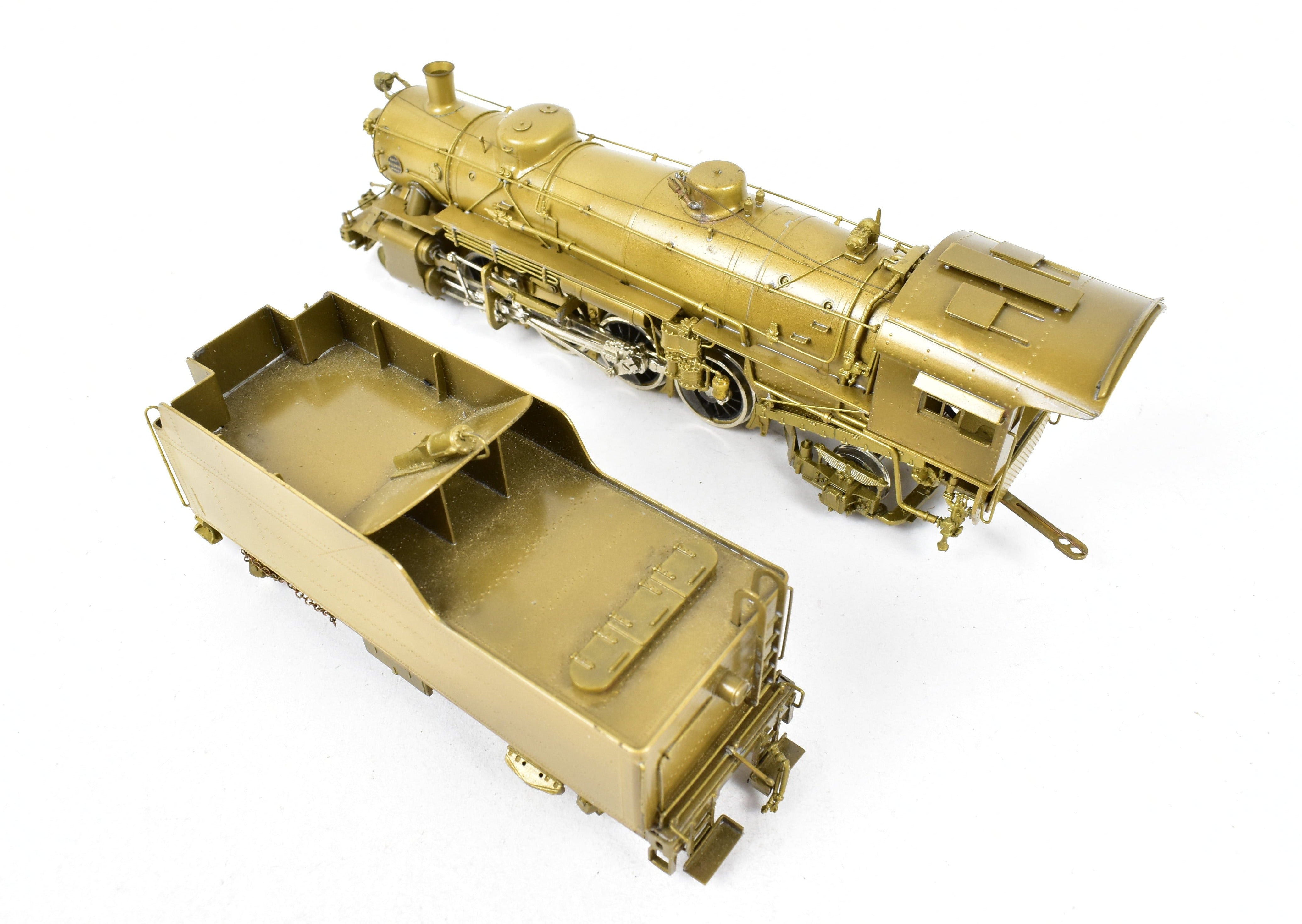 High - Quality HO Scale Brass Pacific Fast Mail (PFM) Model of United States Railway Administration (USRA) 2 - 8 - 2 Light Class Mikado Locomotive from 1977 Hi - Grade Run