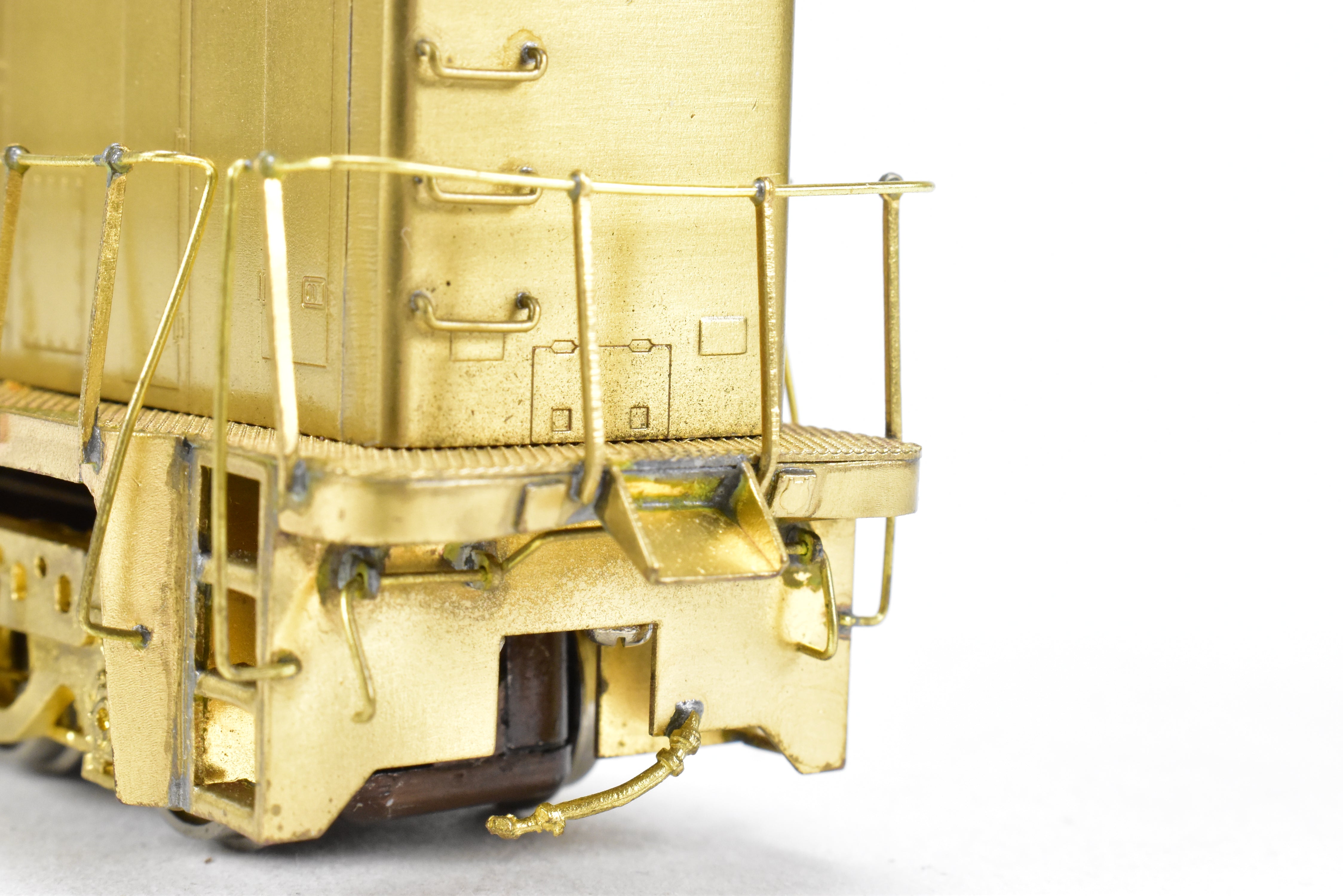 HO Scale Brass ALCO Model Union Pacific (UP) or Southern Pacific (SP) EMD DD - 35B Powered Booster Unit Model Train