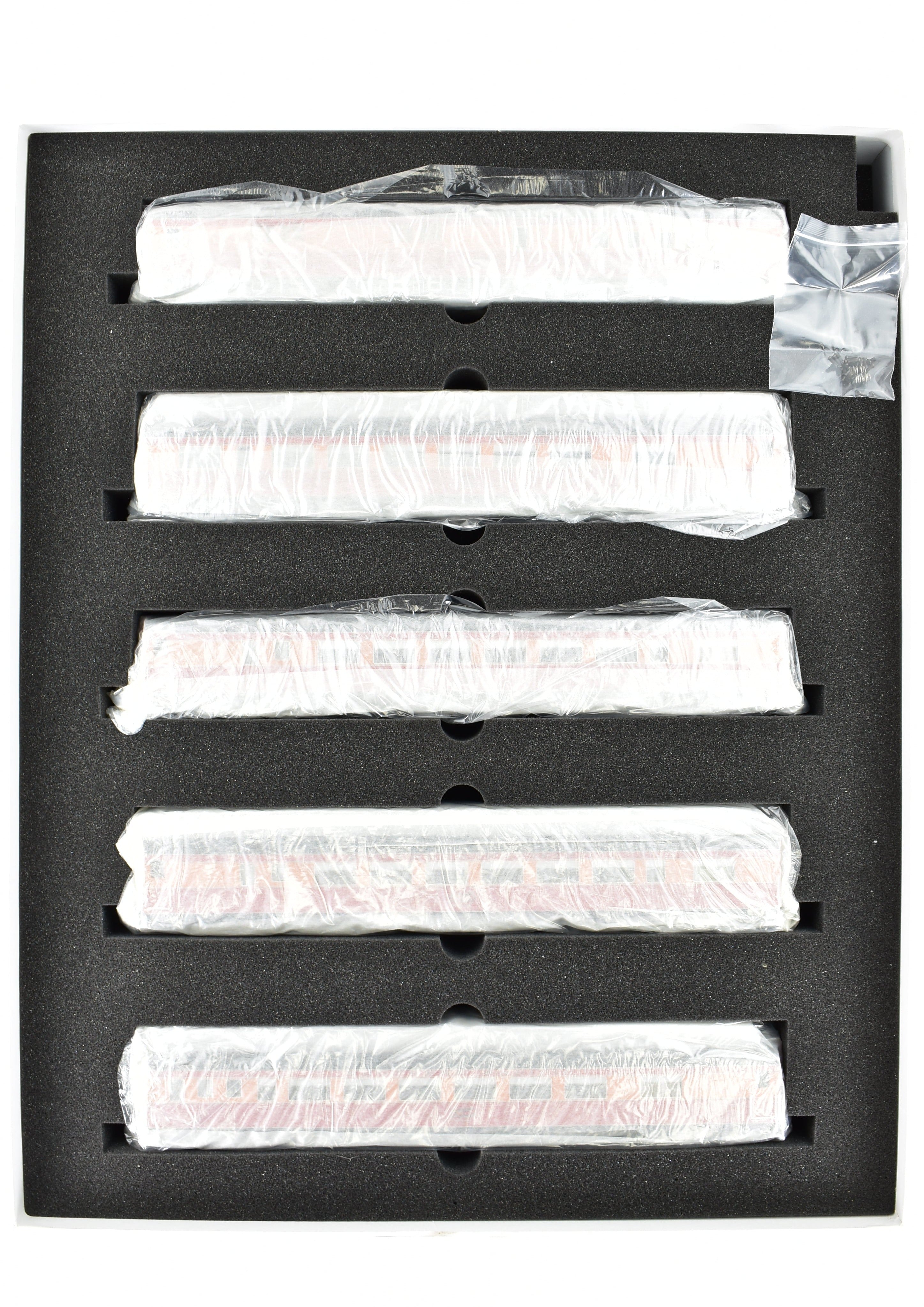 HO Scale Brass Model Train Consignment Set - Challenger Imports SP - Southern Pacific 1955 Shasta Daylight 10 - Car Train Set with FP