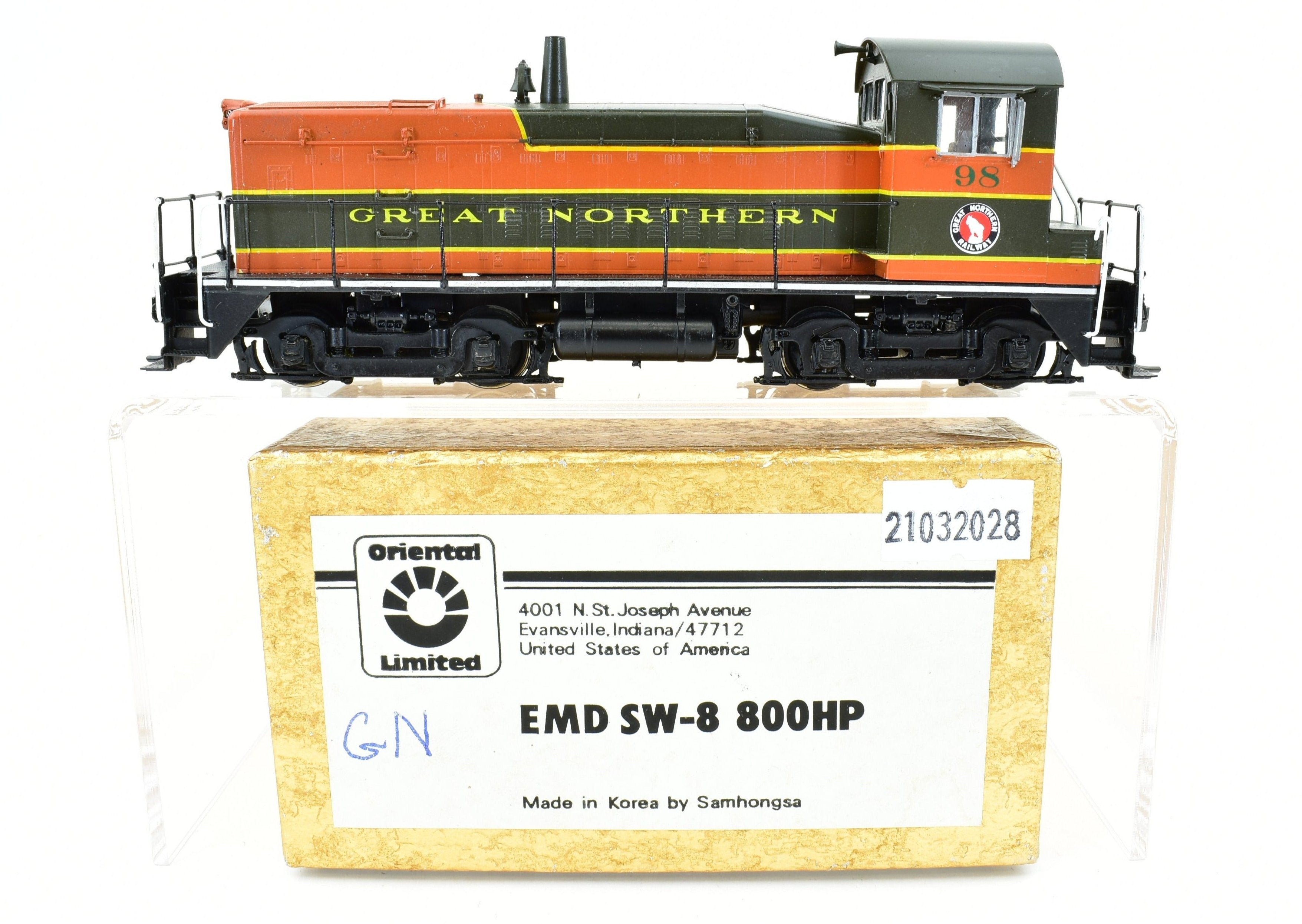HO Scale Brass Great Northern EMD SW-8 800HP Pro-Painted Switcher by Oriental Limited