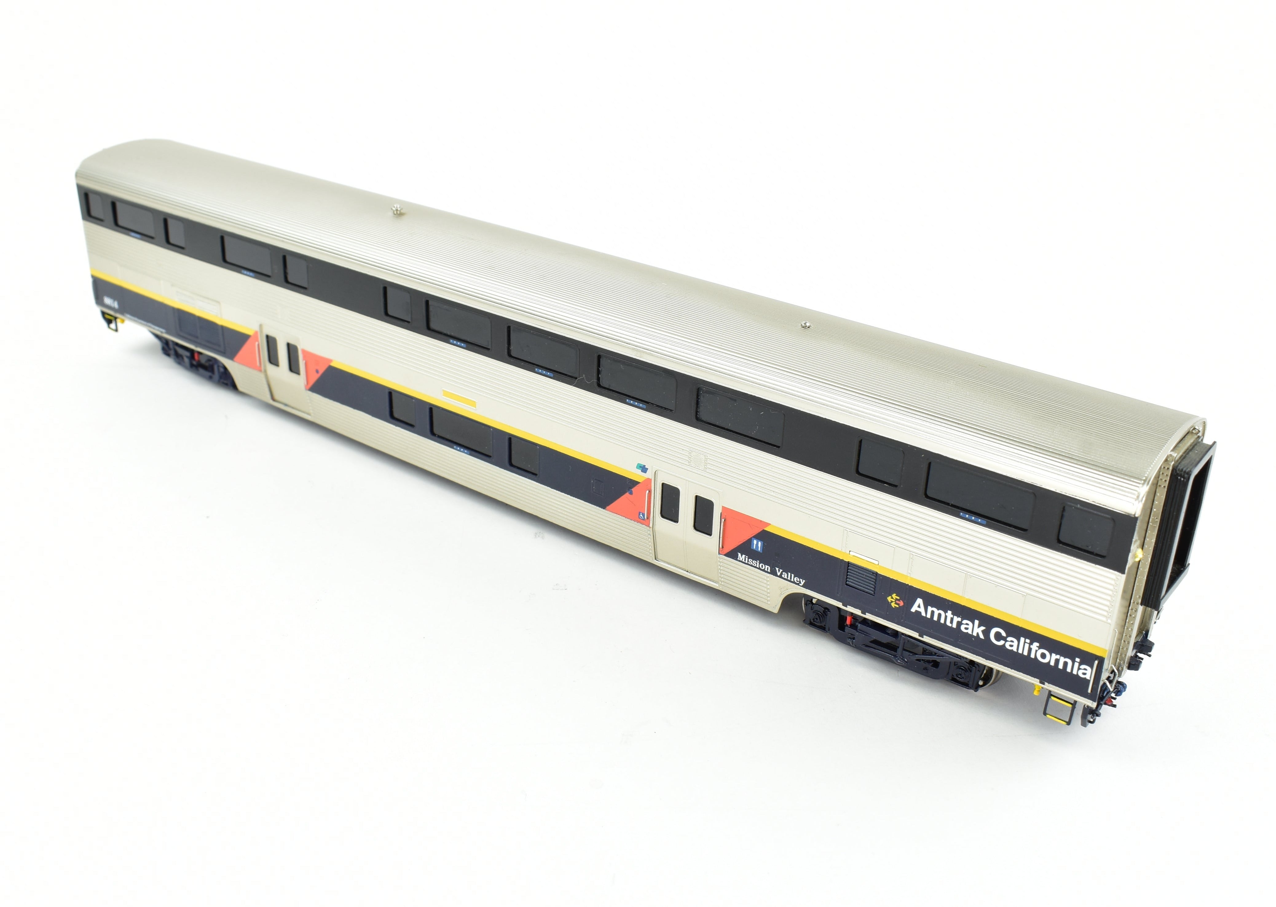 HO Scale Brass Amtrak California Dining Car Model by Overland Models, Inc.