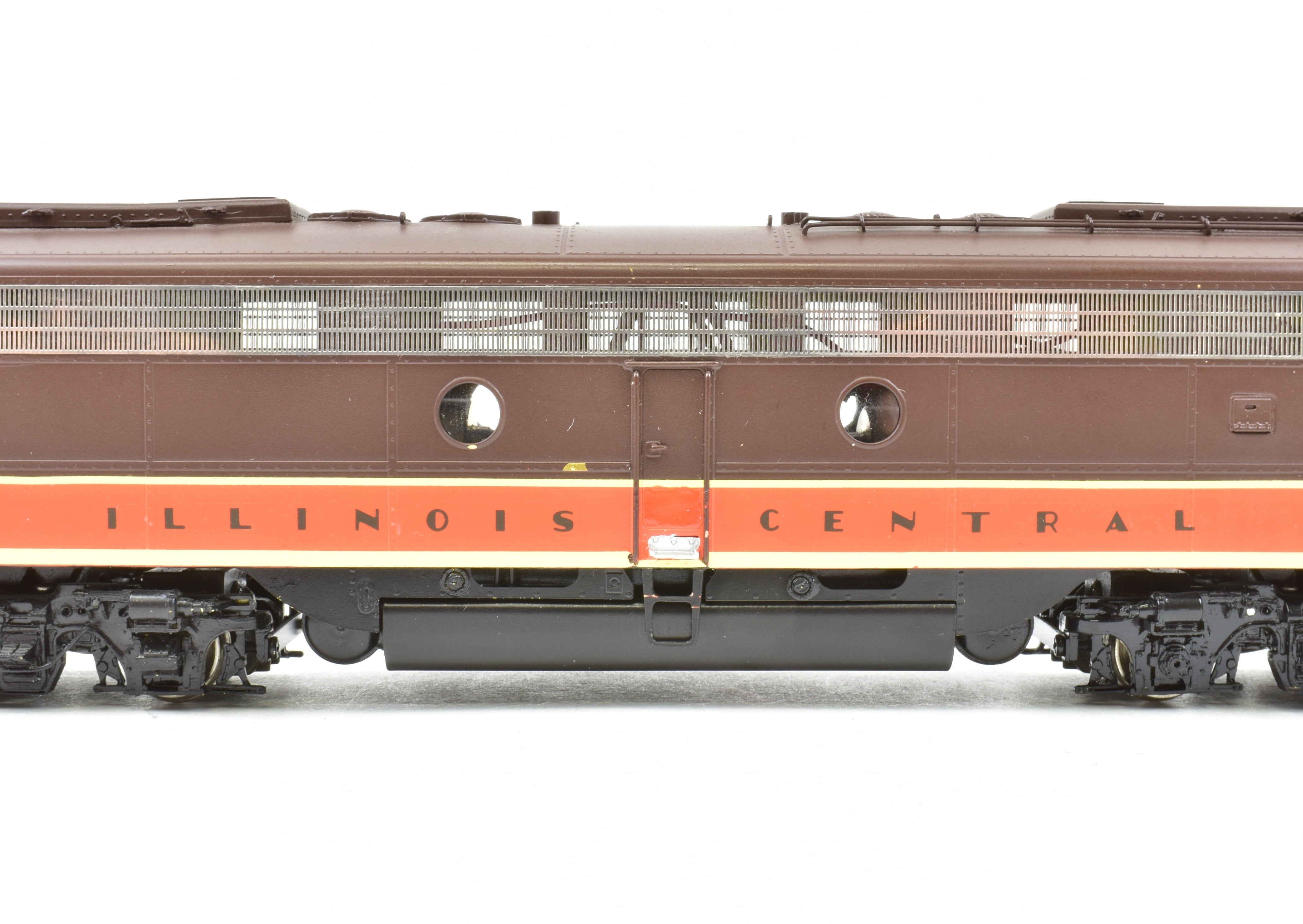 Overland Models IC Illinois Central EMD E9 - A & E8 - B Set, Pro - Painted, ReBoxx