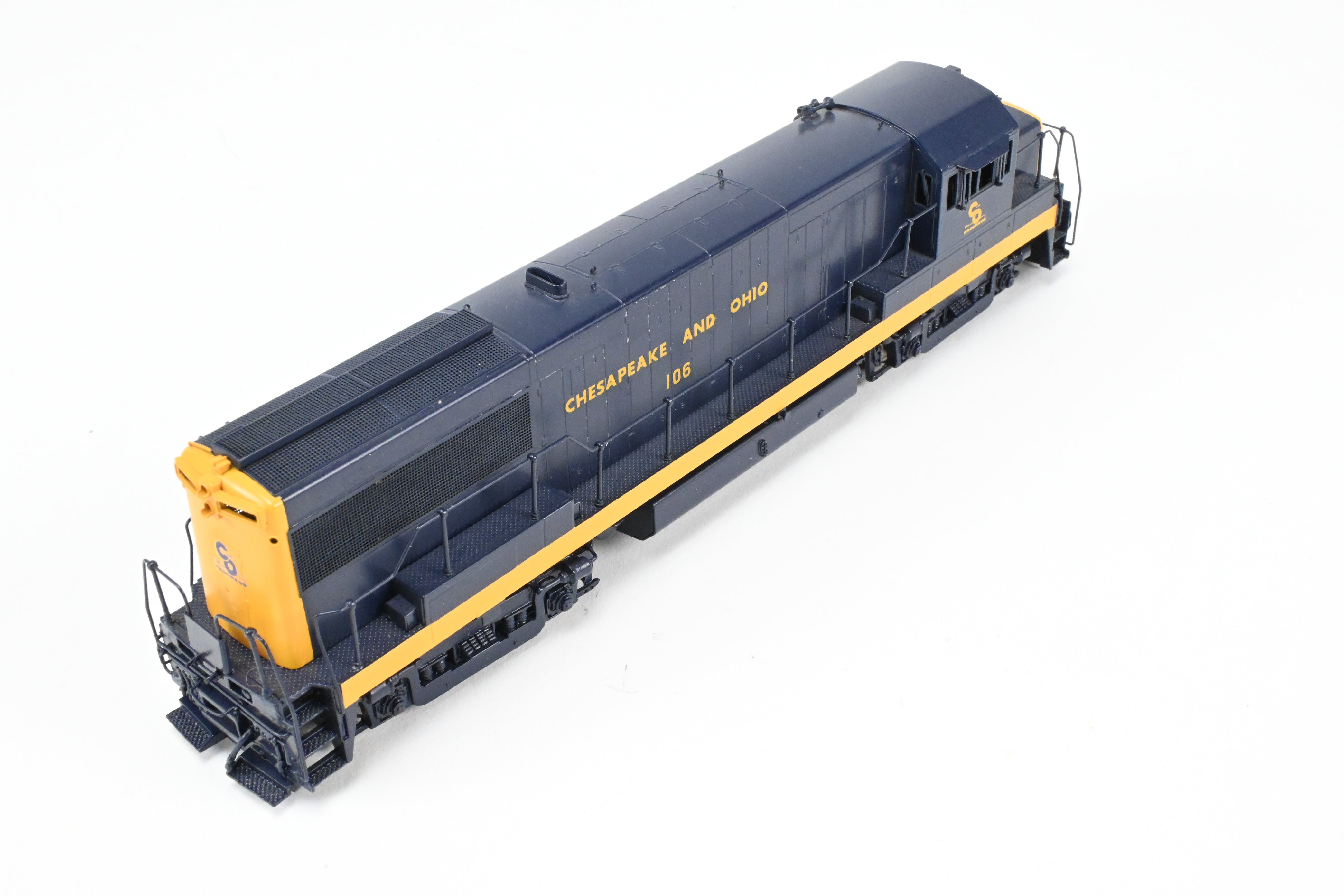 HO Brass Oriental Limited C&O GE U25B 2500 HP Low Hood Intermediate Factory-Painted Model