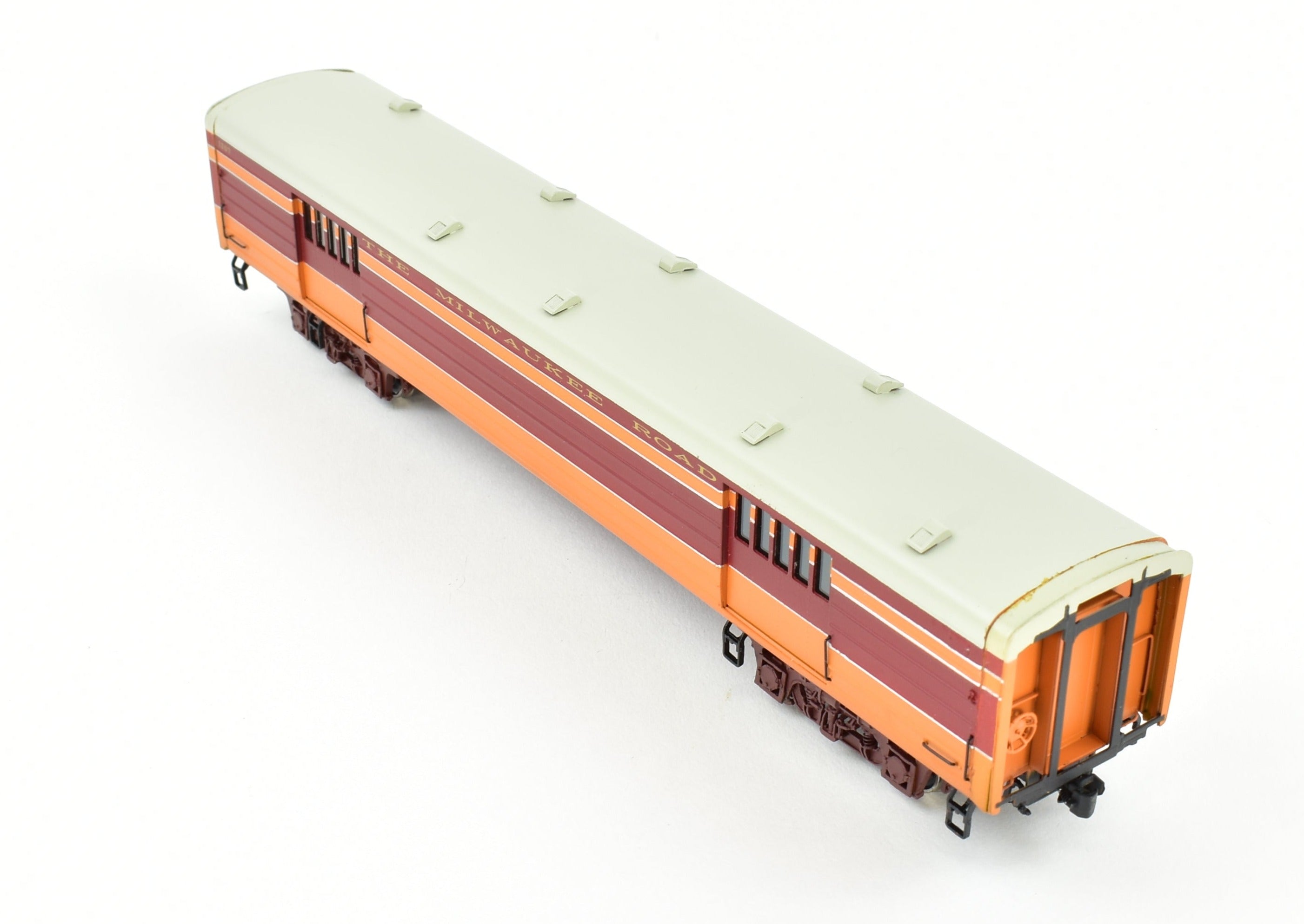 HO Scale Brass Precision Scale Co. Model - Milwaukee Road 1939 Hiawatha 60 Foot Express Baggage Car with Factory Painting