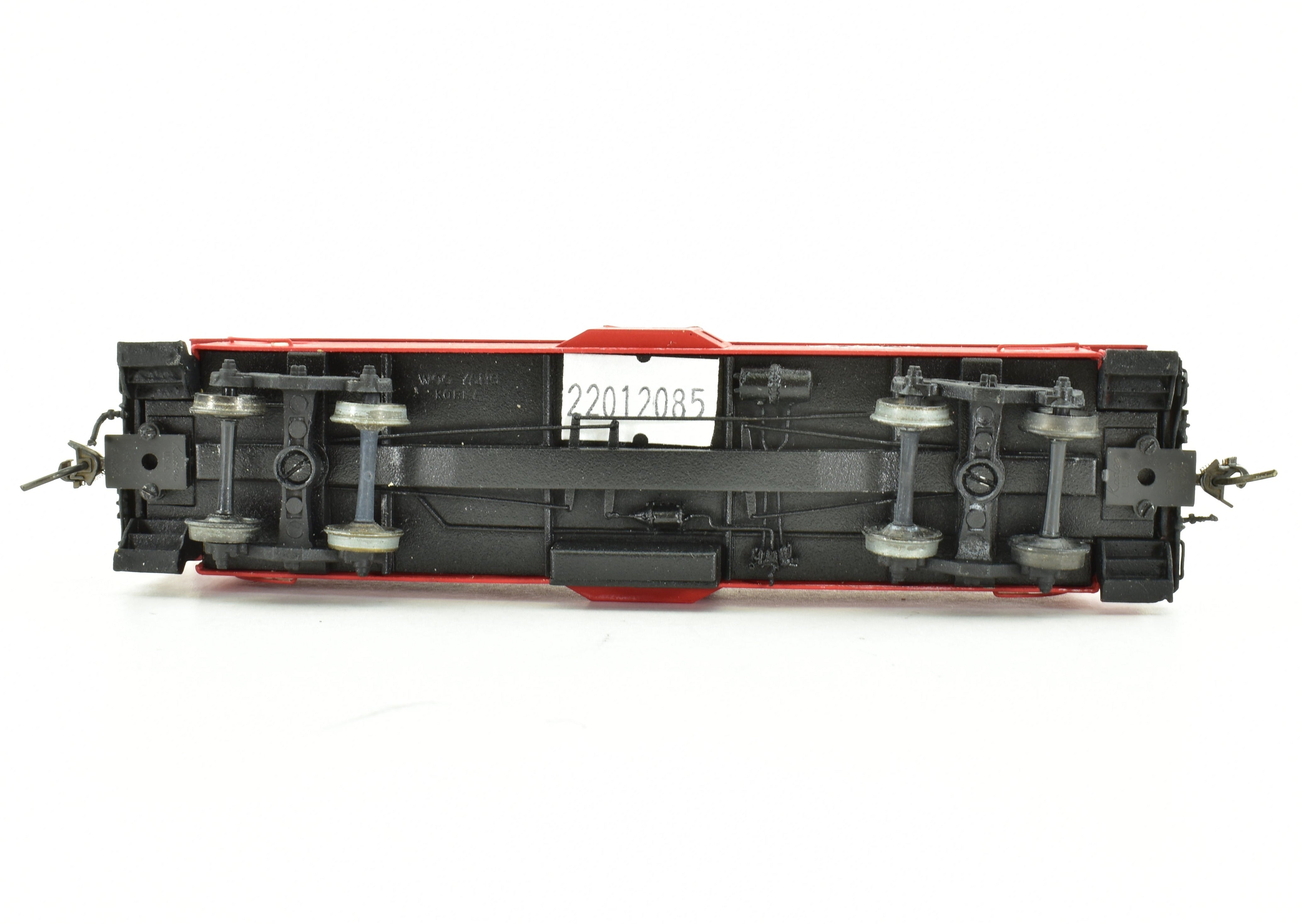 HO Scale Brass Model Train - Oriental Limited Great Northern Bay Window Caboose CP No. X271, a Collectible Train Model