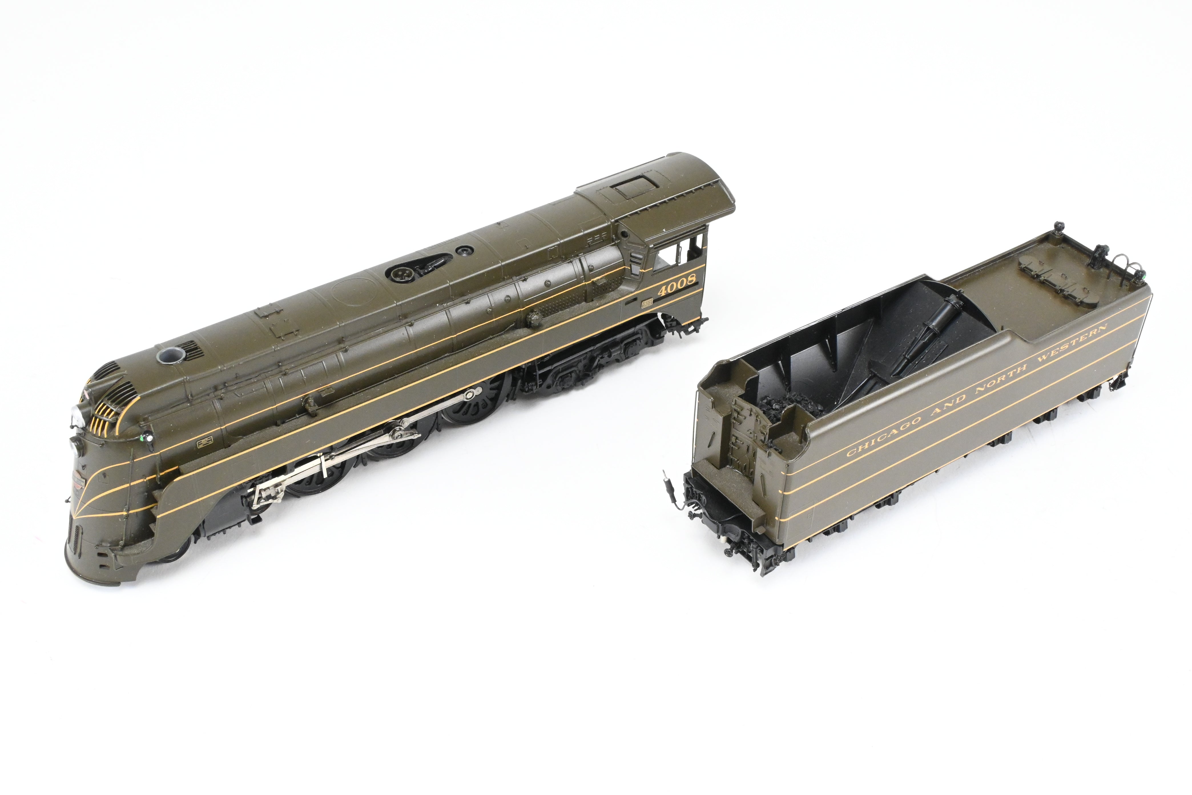 HO Brass Challenger Imports C&NW E-4 Streamlined 4-6-4 Coal Locomotive #4008