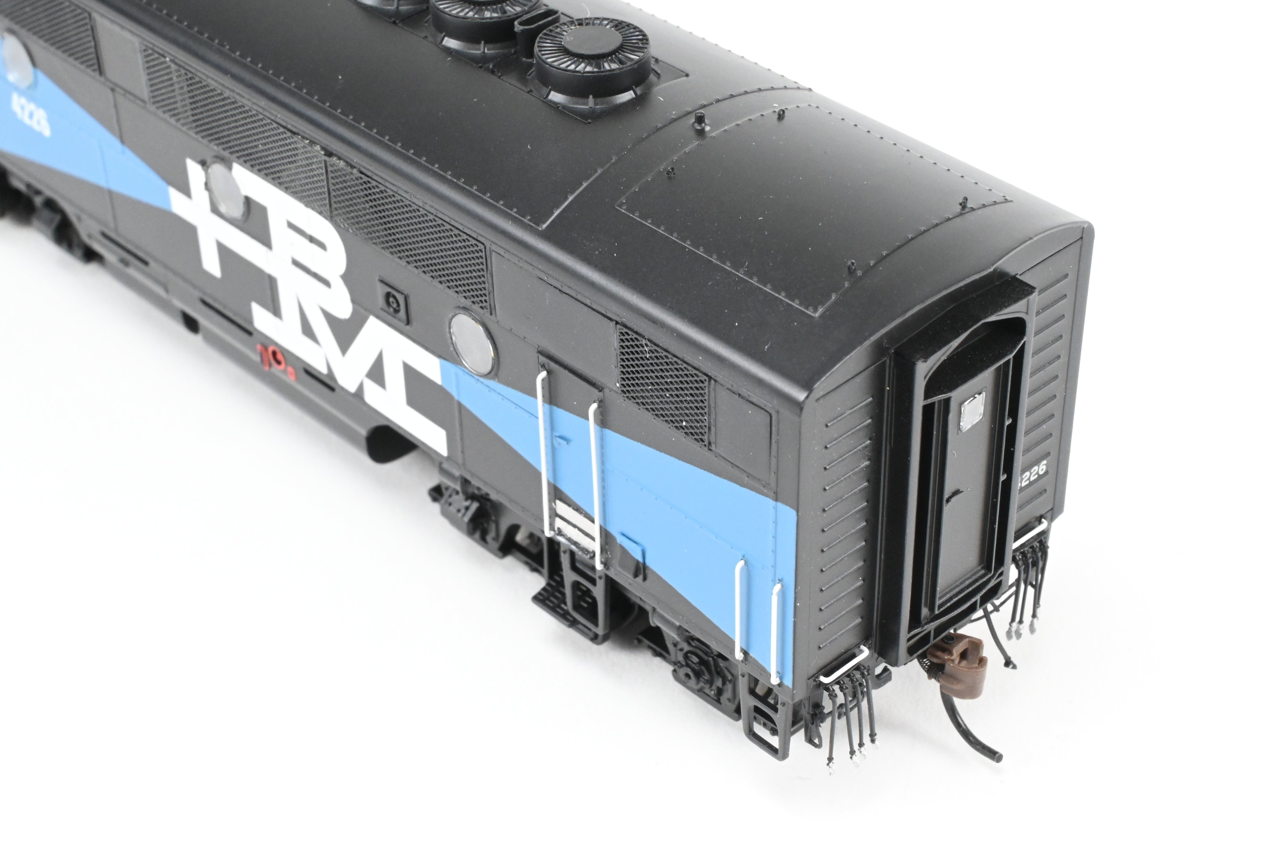 Athearn Genesis B&M Boston & Maine EMD F2-A/F2-B Passenger Set with Tsunami2 DCC & Sound