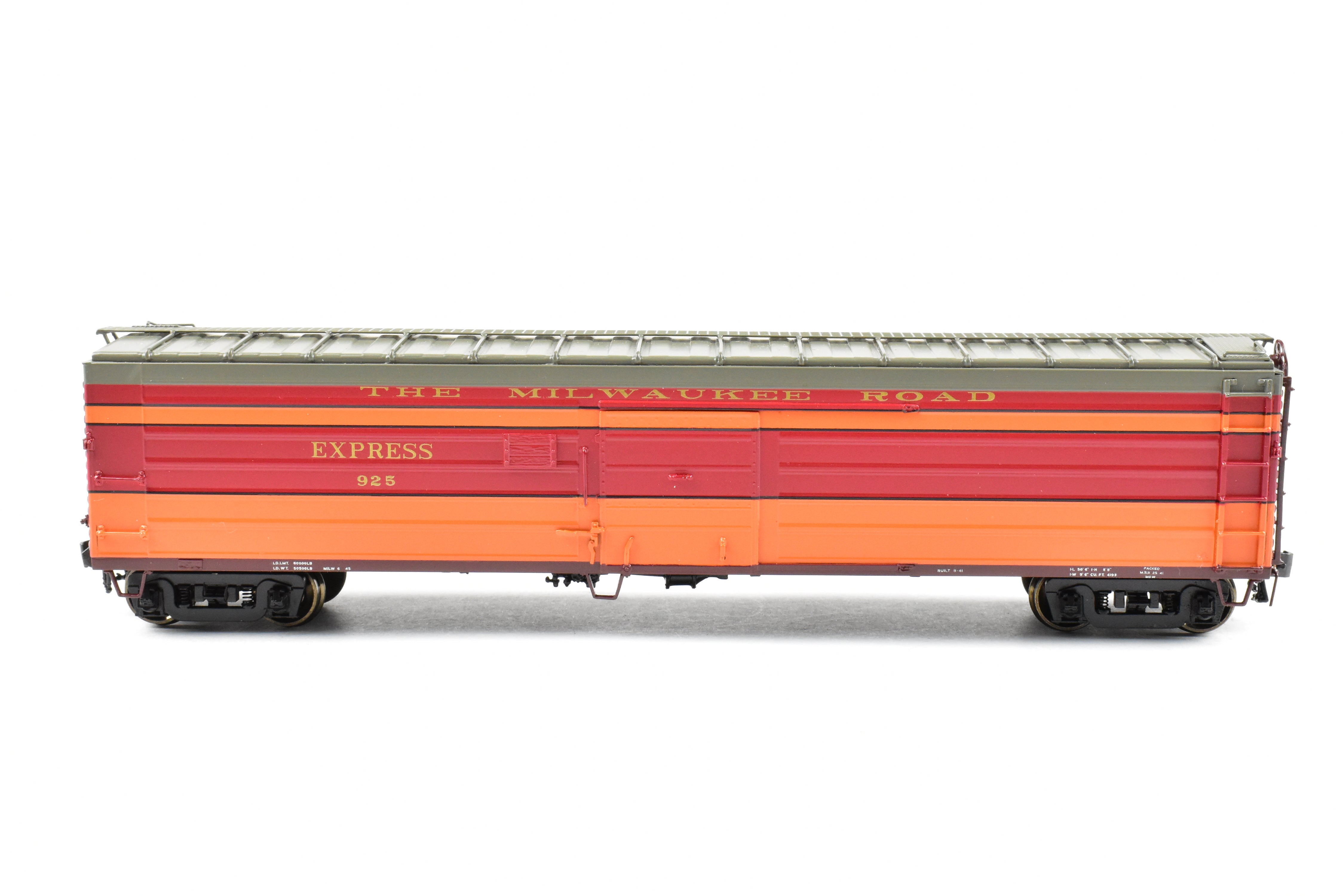High - Quality HO Scale Brass Railway Classics MILW - Milwaukee Road 50 - Foot Passenger Express Boxcar with 1948 Factory Paint Scheme and Road Number #925