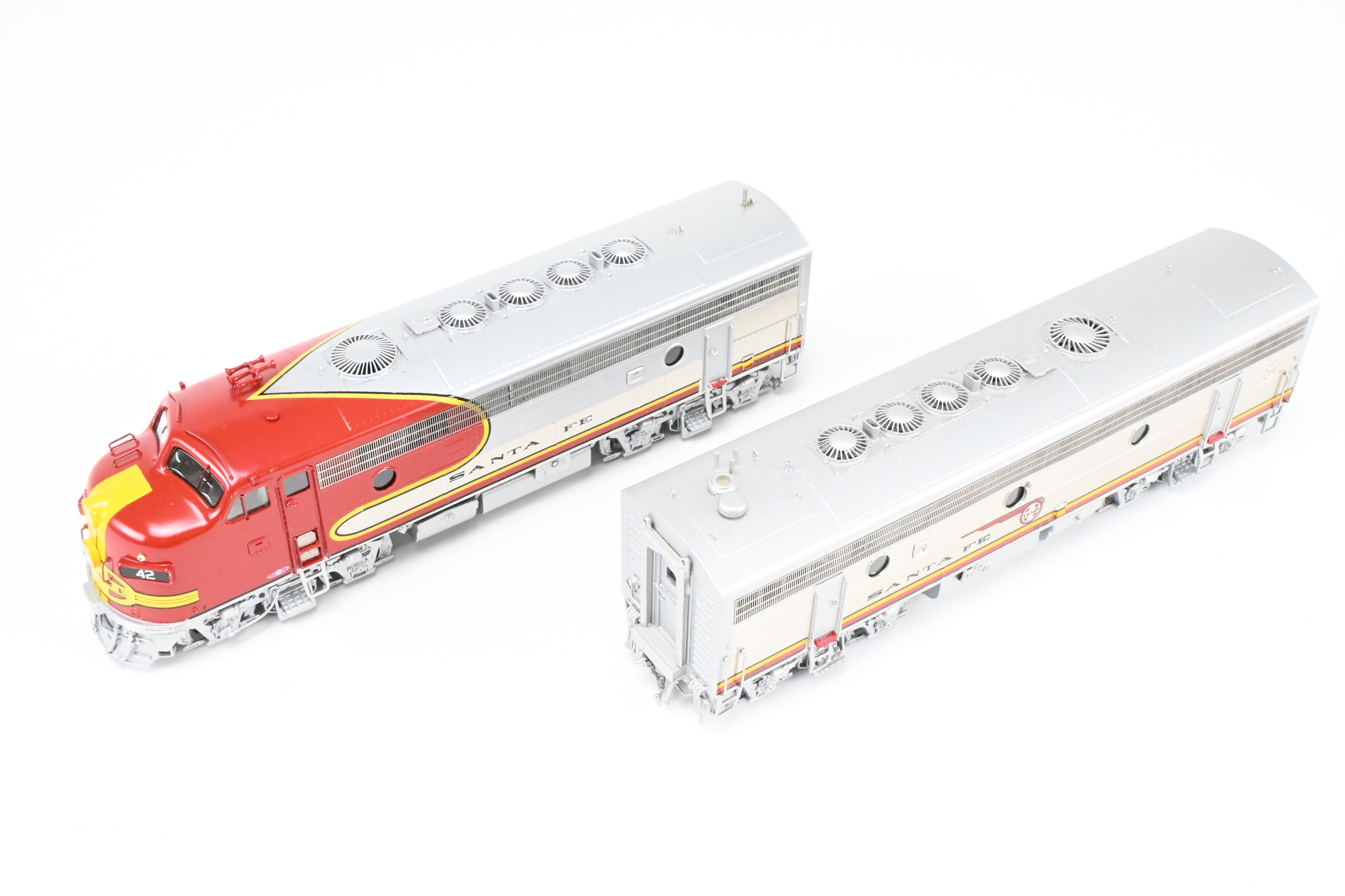 HO Scale Brass Model Train Set - Overland Models Inc. ATSF - Santa Fe EMD F7 A - B - B - A Set #1 (1950's Era FP) with Cars #42L, 42A, 42B, 42C