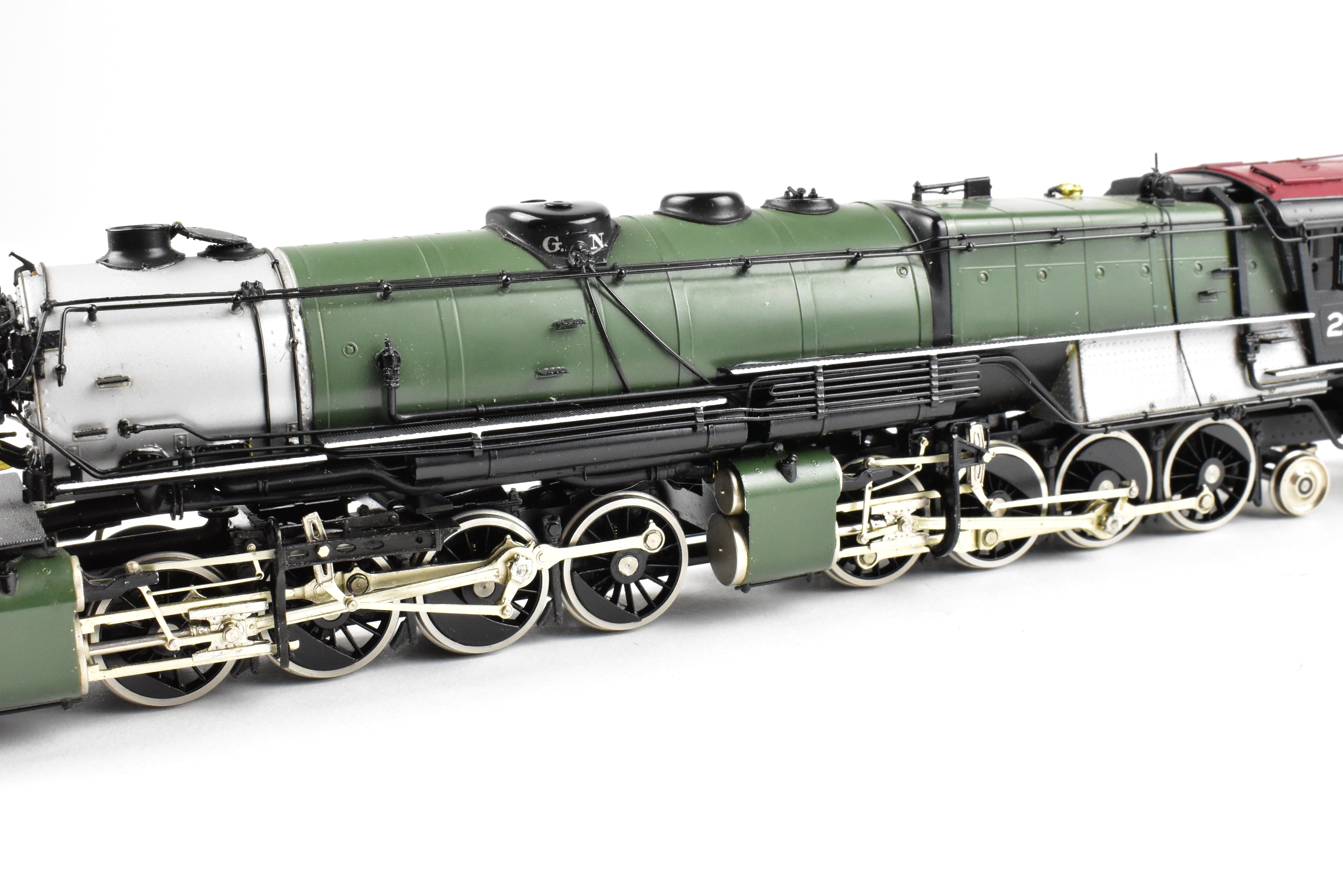 HO Scale Brass Model Train - Oriental Limited GN - Great Northern R - 1 2 - 8 - 8 - 2 Open Cab Version in Glacier Park Scheme No. 2035