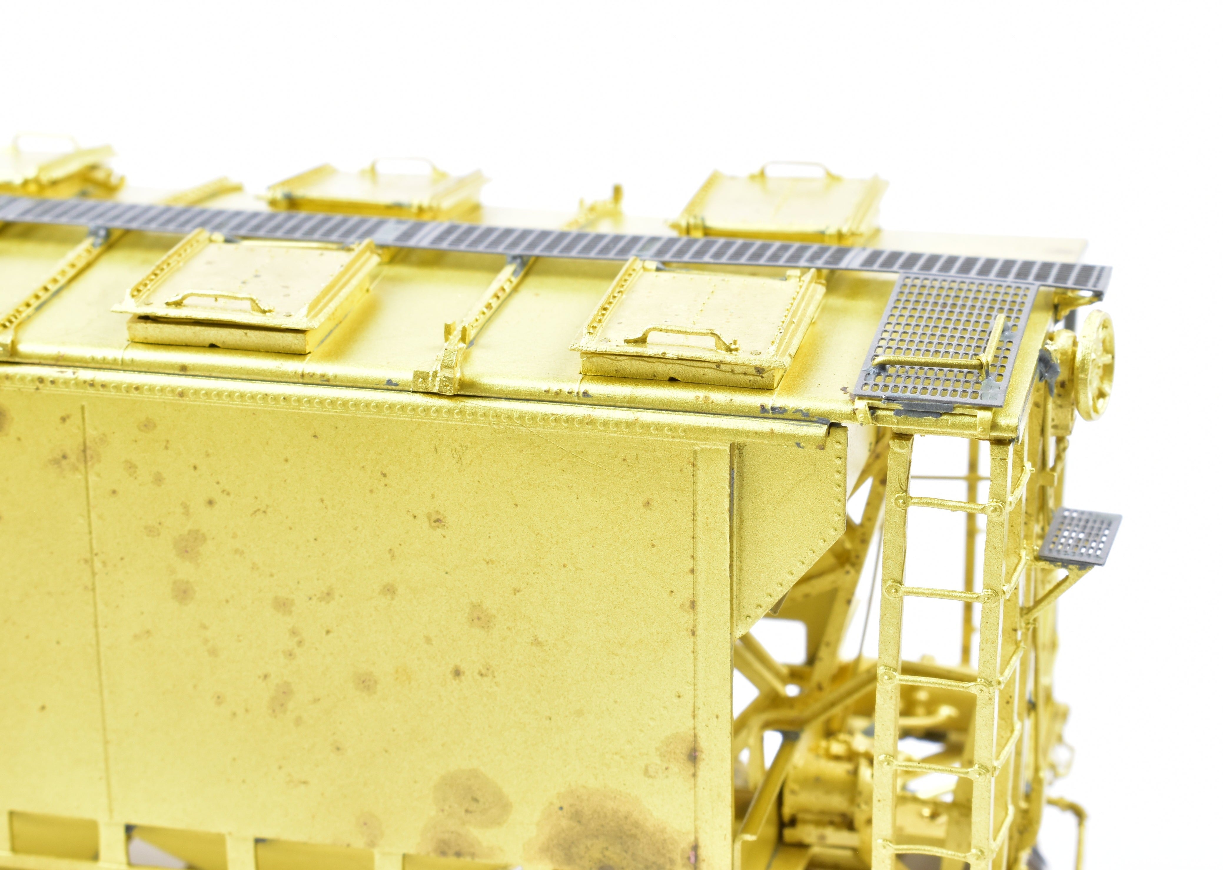 HO Scale Brass Canadian Pacific Slab Side Covered Hopper Model (S-20-C110 Series) by OMI - Overland Models, Inc.