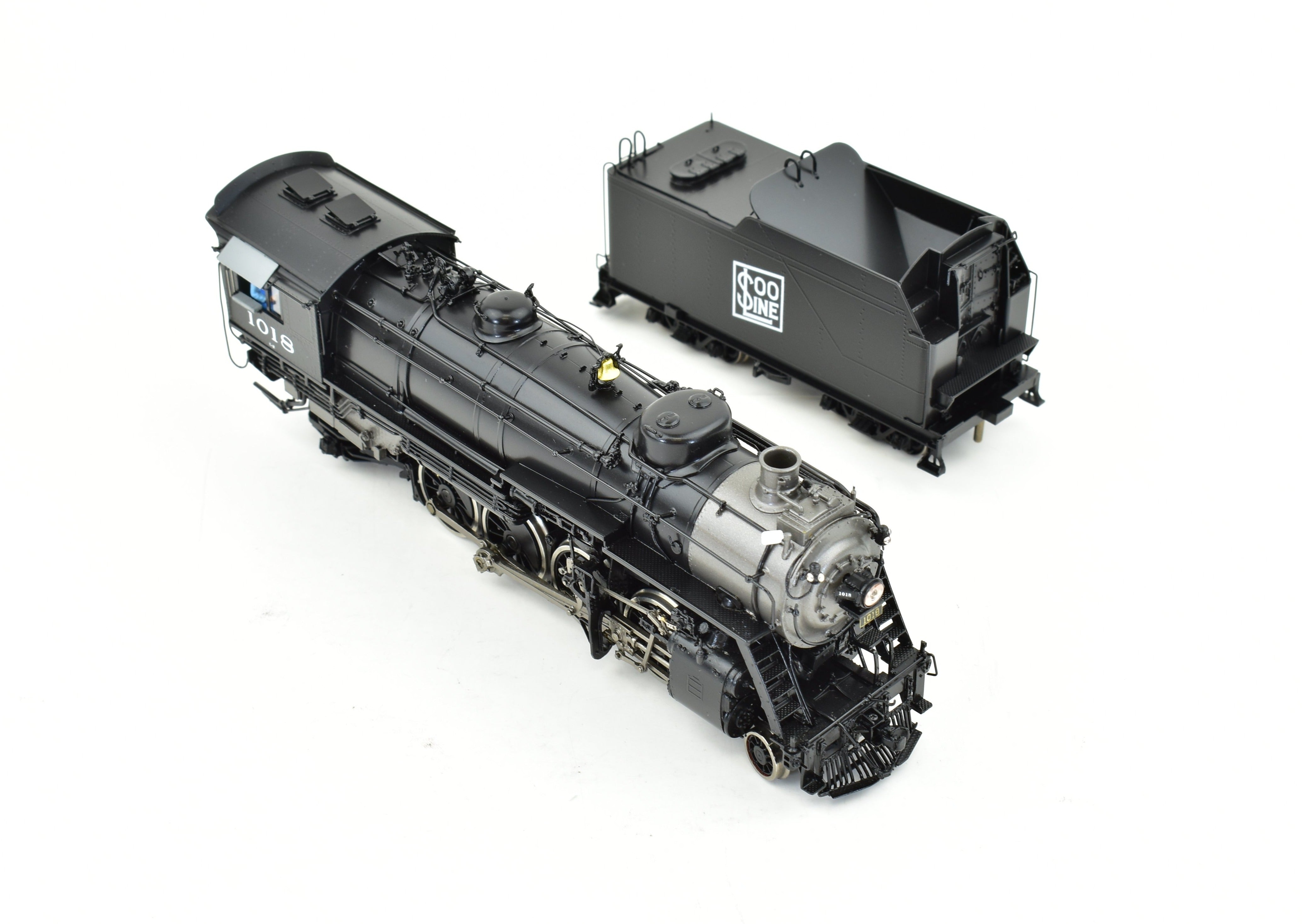 HO Scale Brass Model Train - Division Point Soo Line L2 2-8-2 Factory Painted Locomotive with #1018 Design