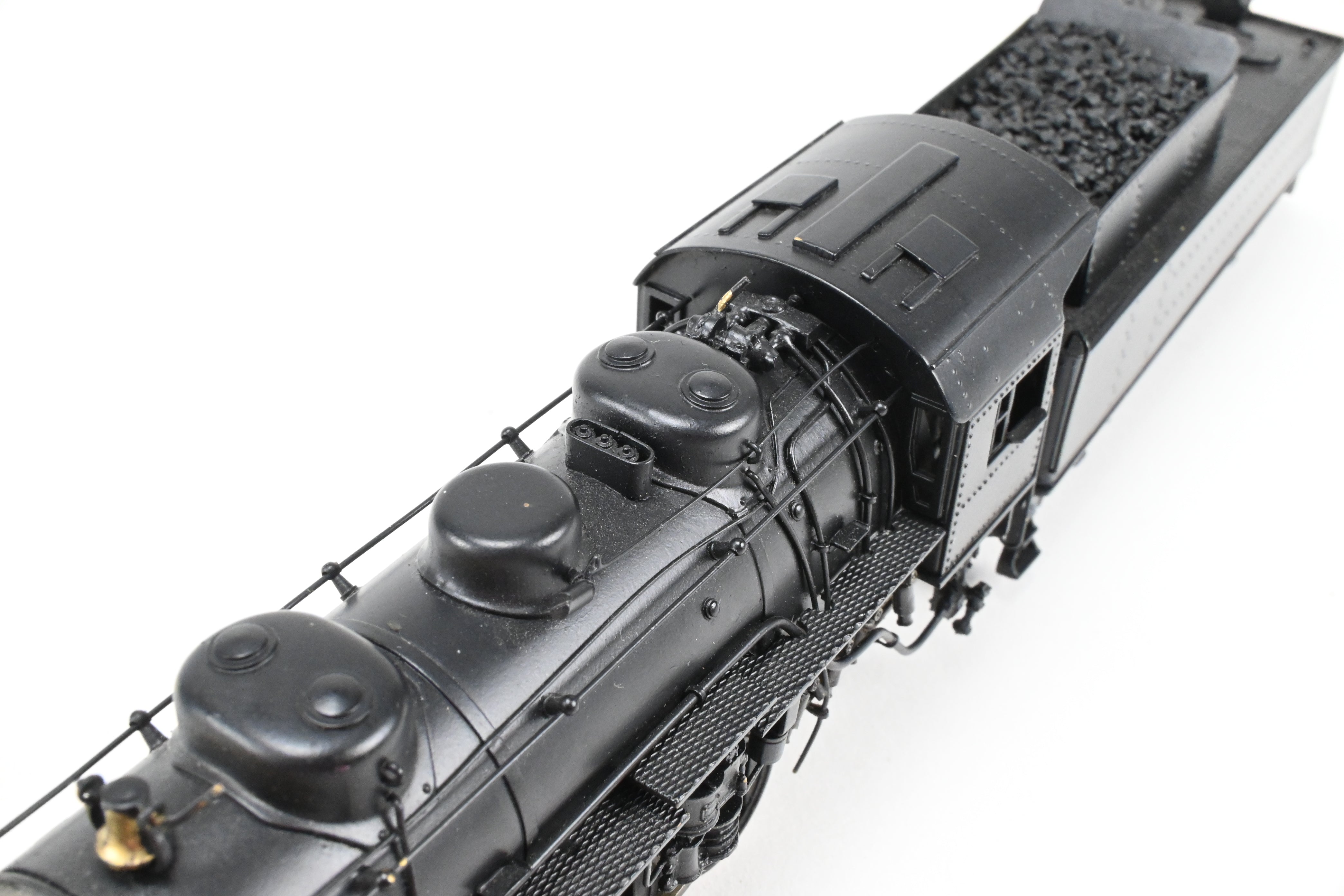 HO Scale Brass Model Train - Akane USRA United States Railway Administration 0-8-0 Switcher, New York Central Version (Class U3), Unlettered, with Clear Vision Tender