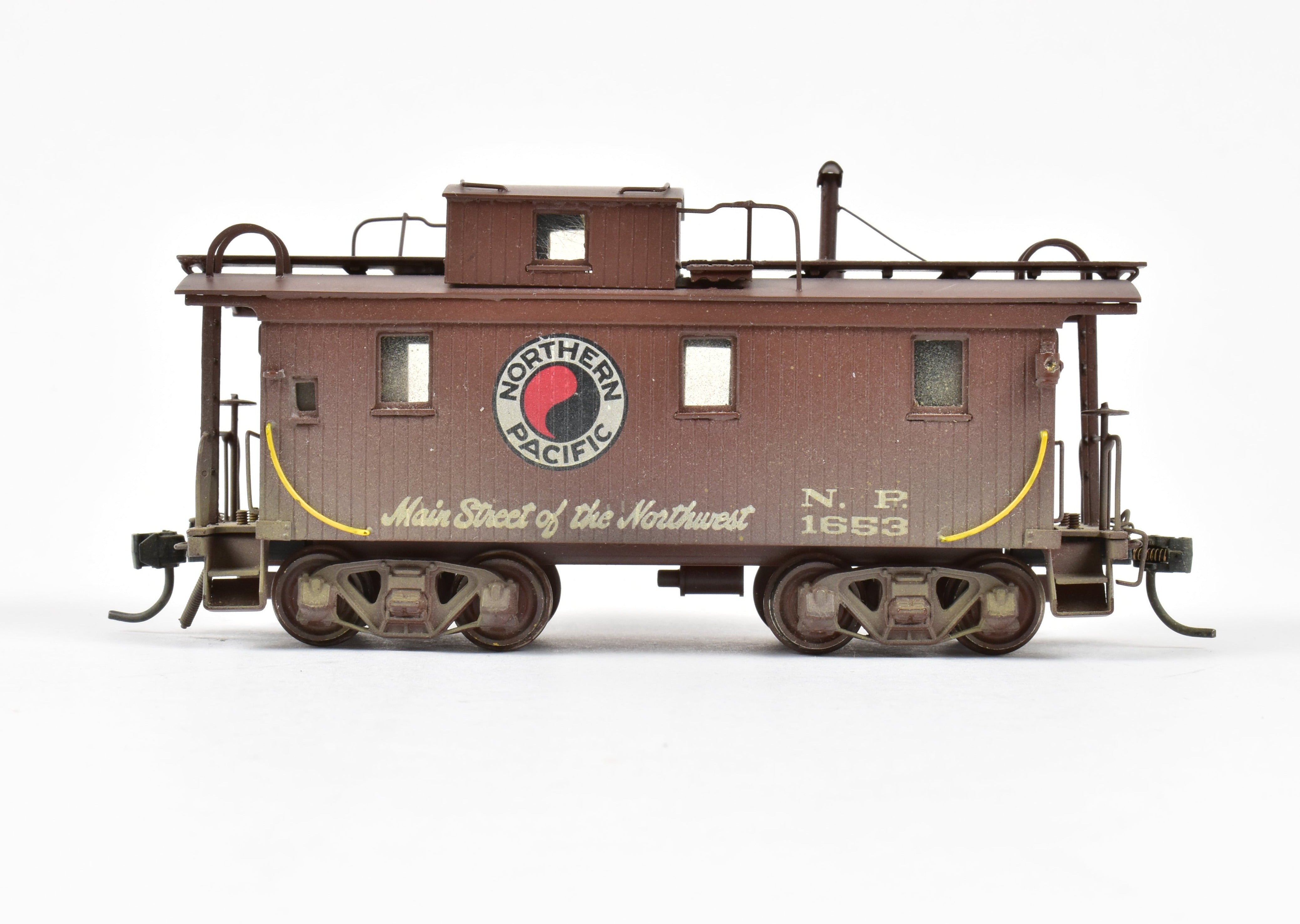 HO Scale Brass PFM - United Custom - Painted Northern Pacific Wood Caboose Model for Train Enthusiasts