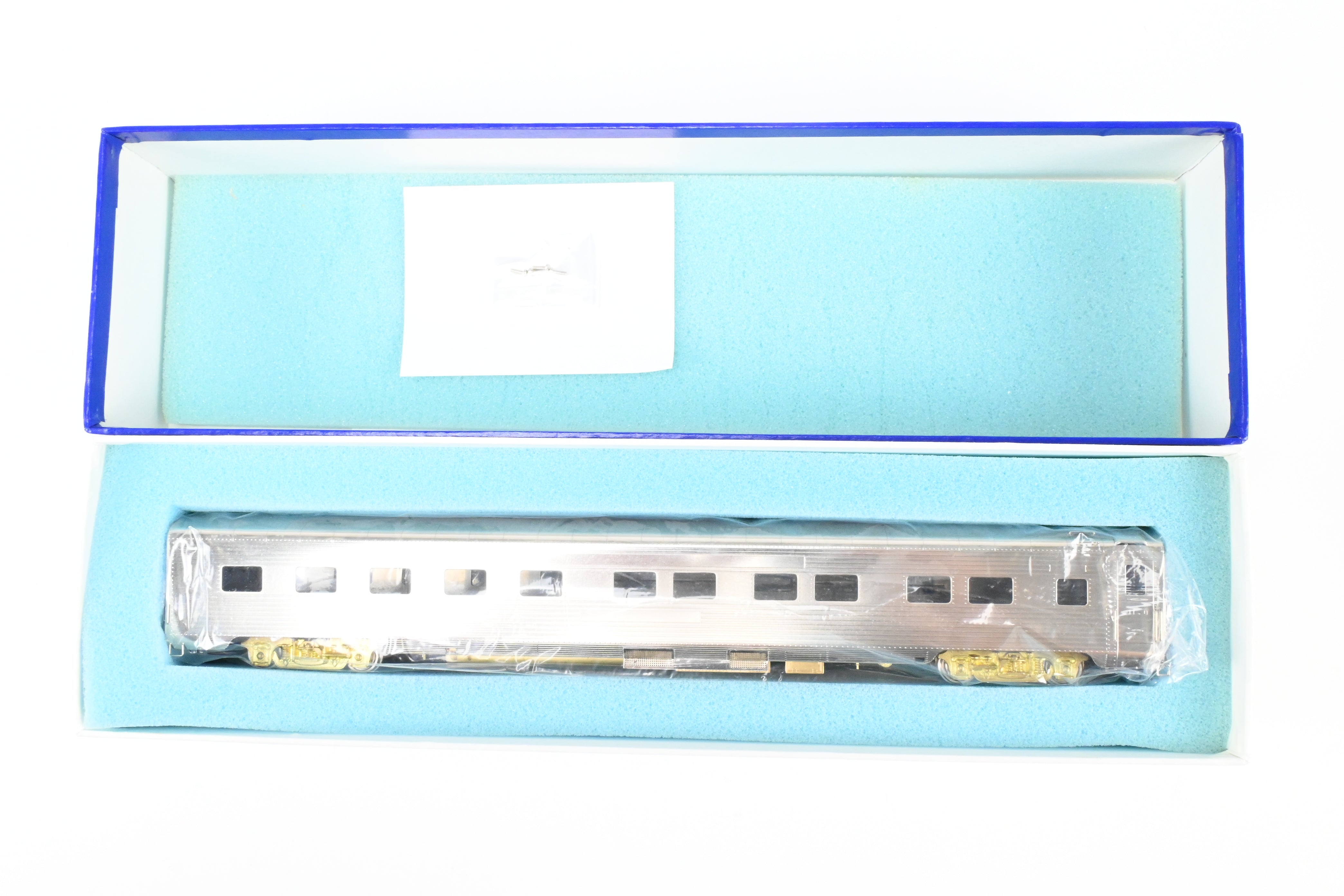 HO Scale Brass Cascade Models AT&SF - Santa Fe ACF Palm Series 11 Bedroom Sleeper Train Model With Skirts