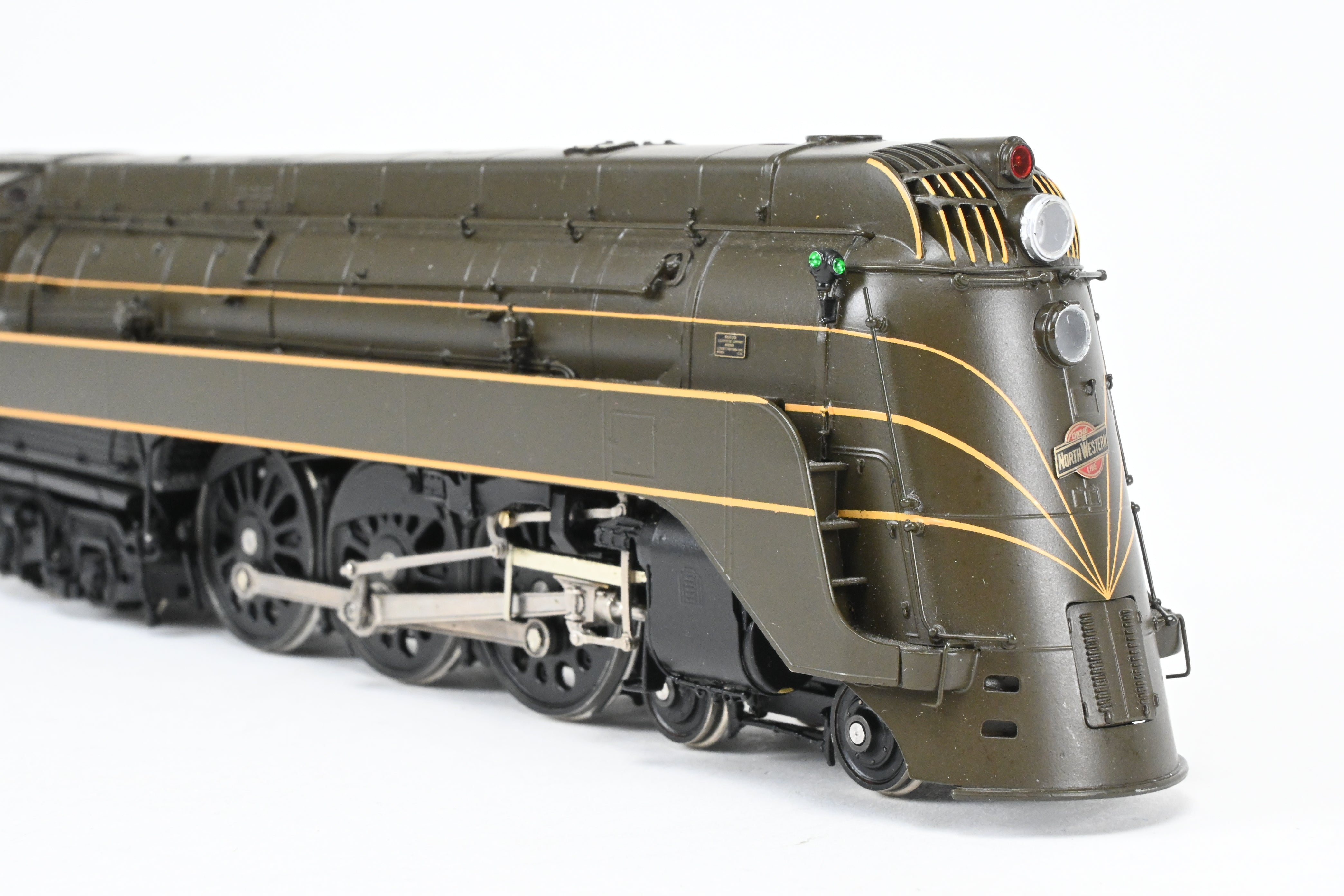 HO Brass Challenger Imports C&NW E-4 Streamlined 4-6-4 Coal Locomotive #4008