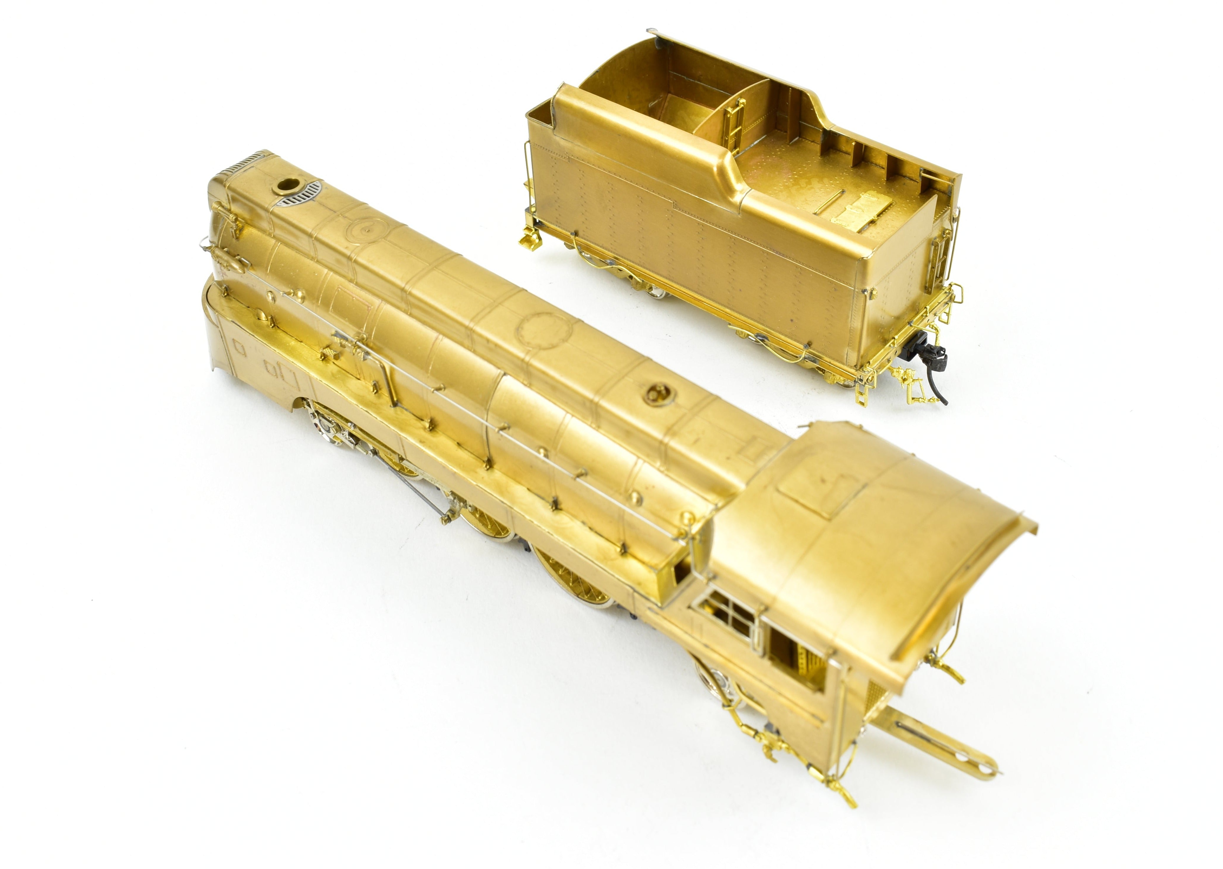HO Scale Brass Model Train - Overland Models, Inc. MILW - Milwaukee Road 4-6-2 Pacific #151 Streamlined Chippawa, a Collectible Railroad Locomotive Model