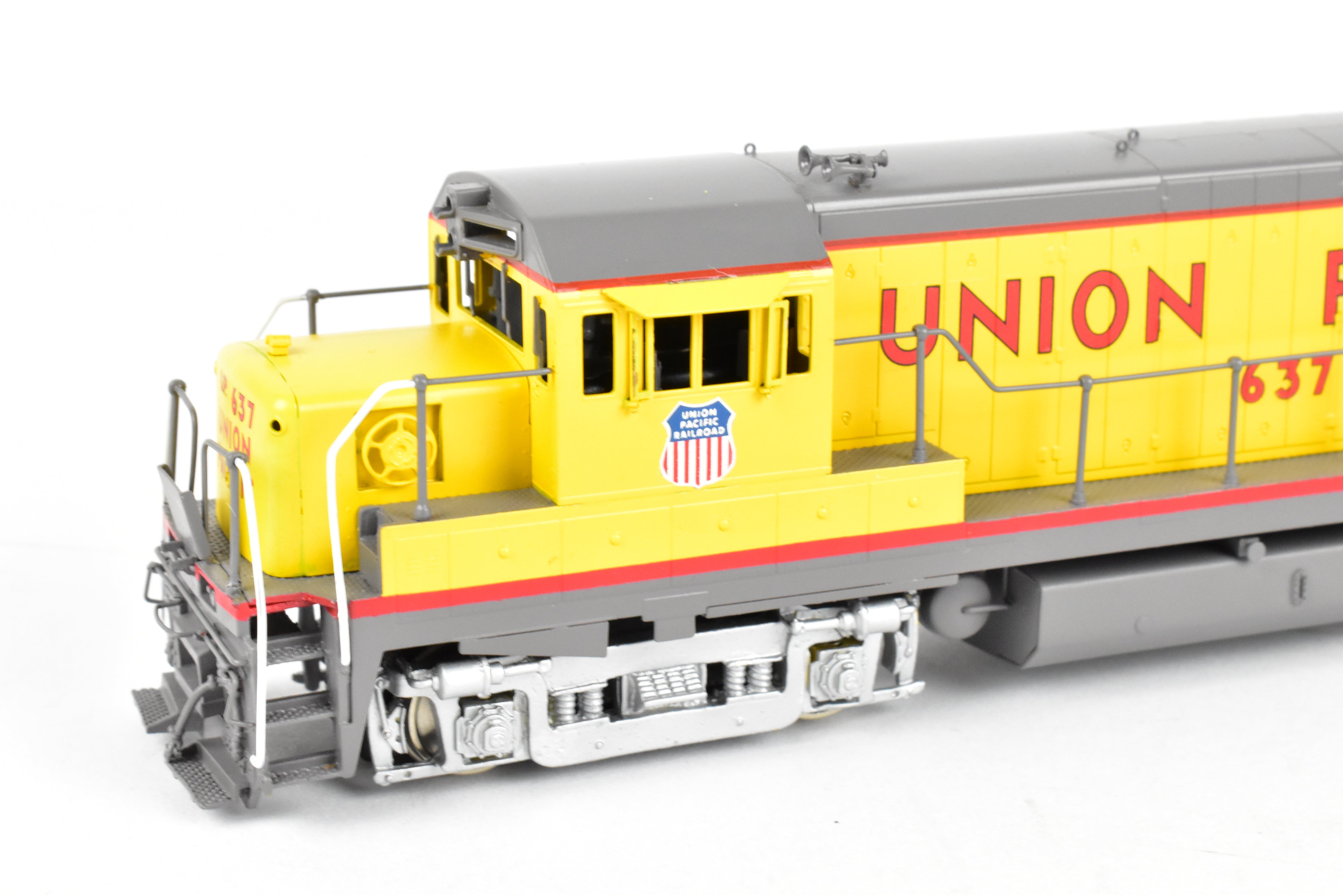 HO Scale Brass Model Train - Union Pacific GE U25B 2500 HP Low Hood (Intermediate) - Oriental Limited Edition, FP No. 637
