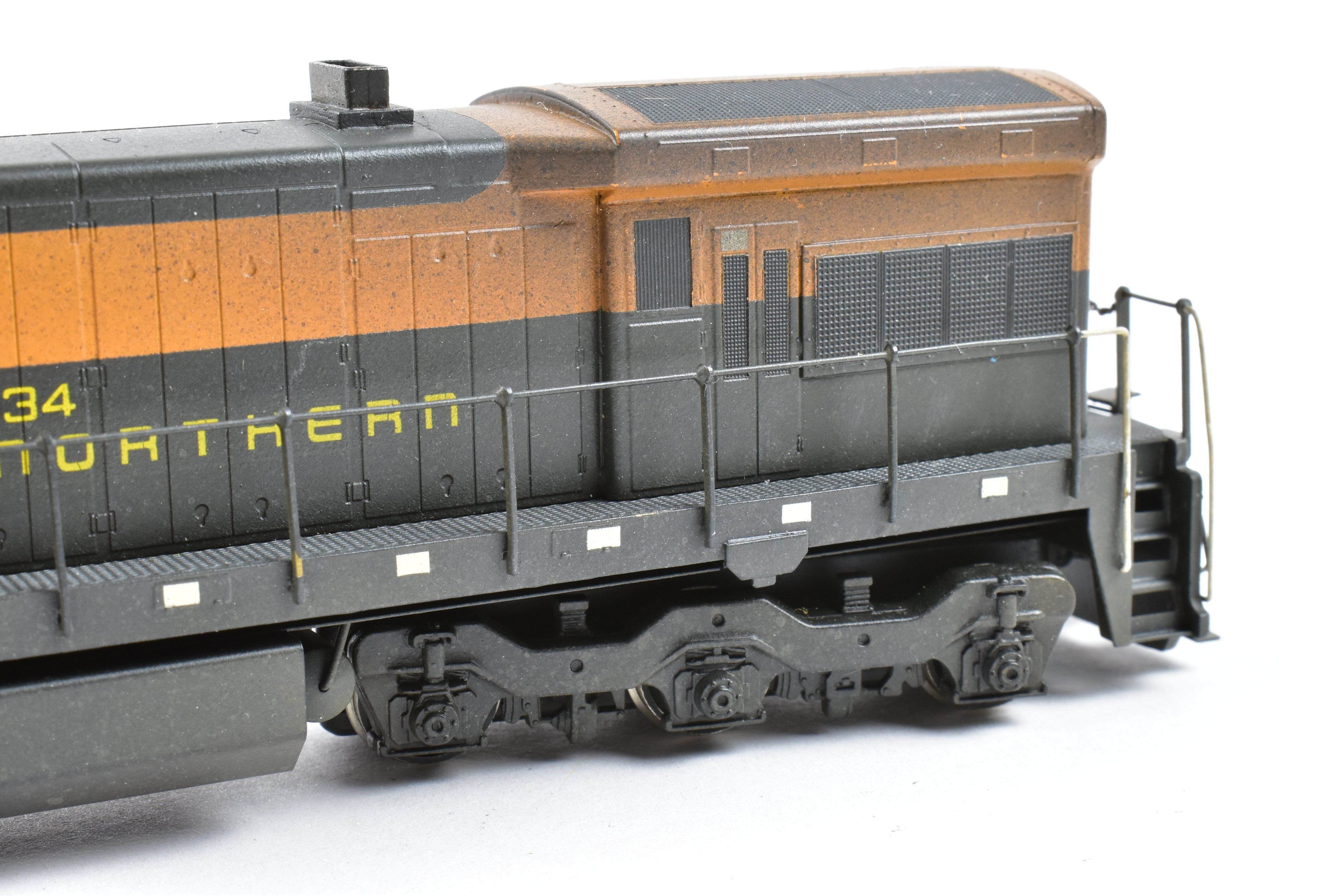 HO Scale Brass ALCO Great Northern General Electric U - 33C Diesel Locomotive Model GN for Model Train Enthusiasts