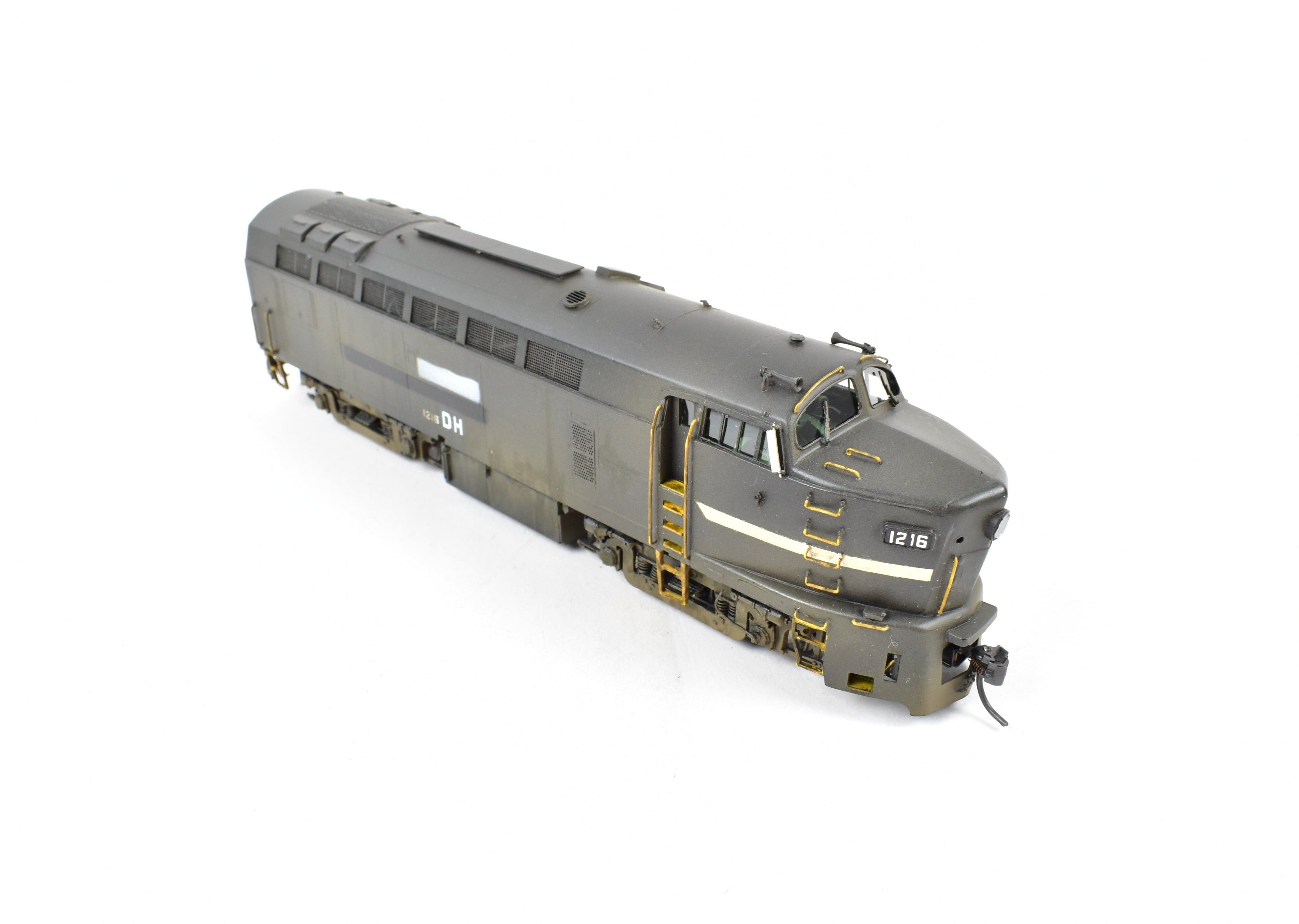 HO Scale Brass Model Train - Overland Models, Inc. (OMI) Delaware and Hudson (D&H) BLW RF-16 Shark Nose A-unit CP in New York Central (NYC)/Delaware and Hudson (D&H) Patch No. 1216