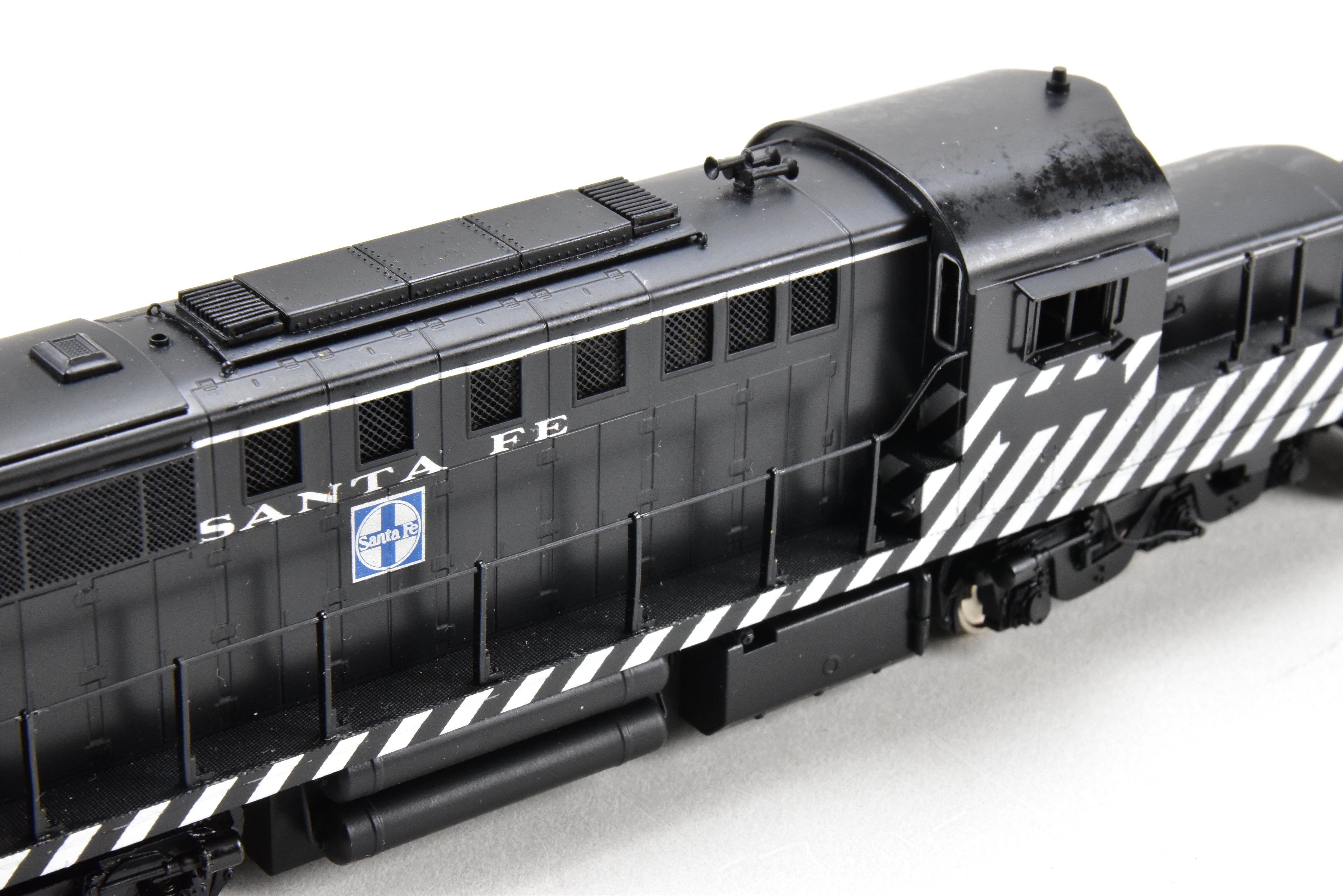HO Scale Brass Model Train Imported by Brass Key Imports - ATSF Santa Fe RSD - 15 (DL - 600B) Low - Hood Custom Series #69 Factory - Painted But Un - Numbered Model