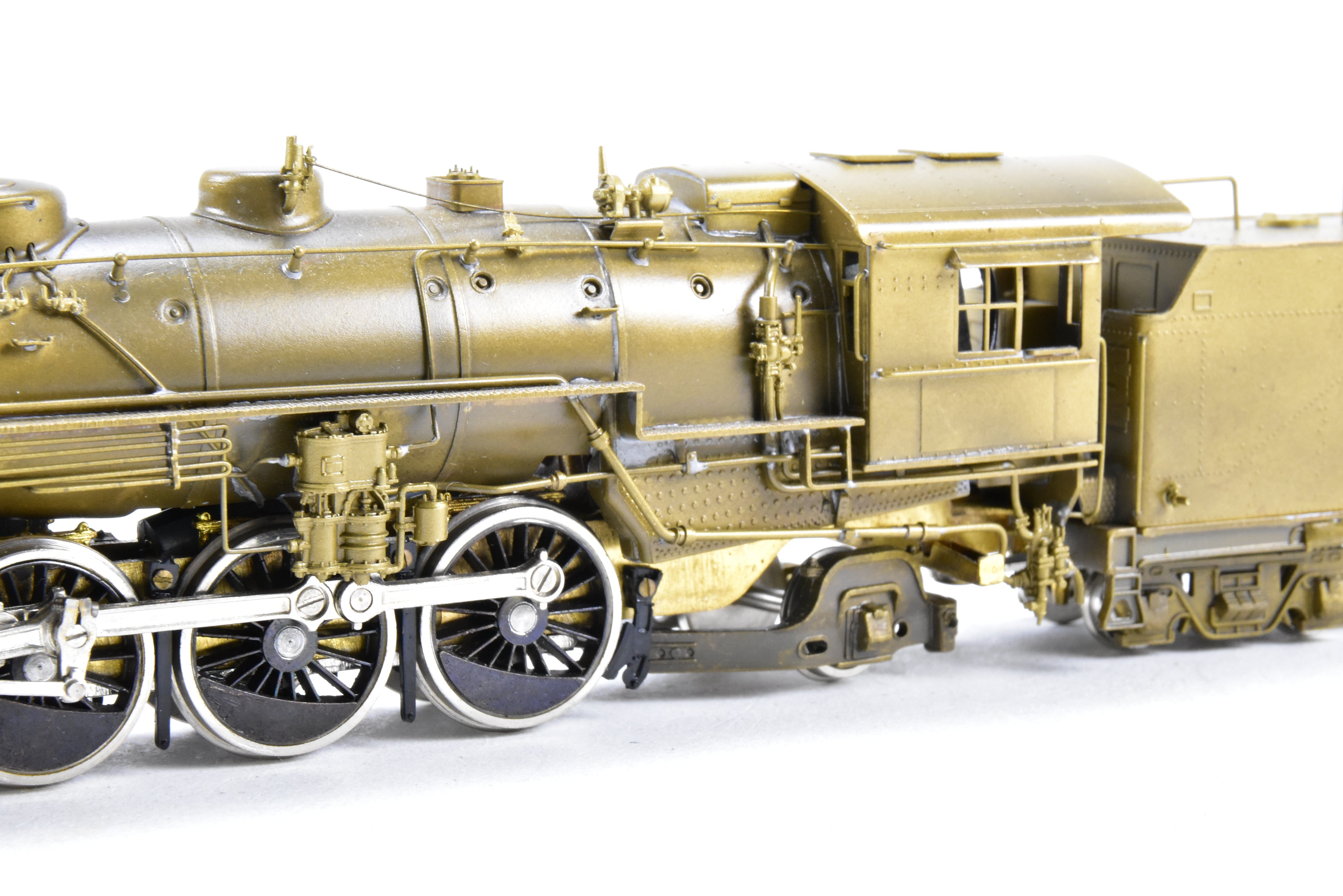 High - Quality HO Scale Brass Pacific Fast Mail (PFM) Model Train - United Western Pacific 4 - 8 - 2 MT - 44 Mountain Locomotive