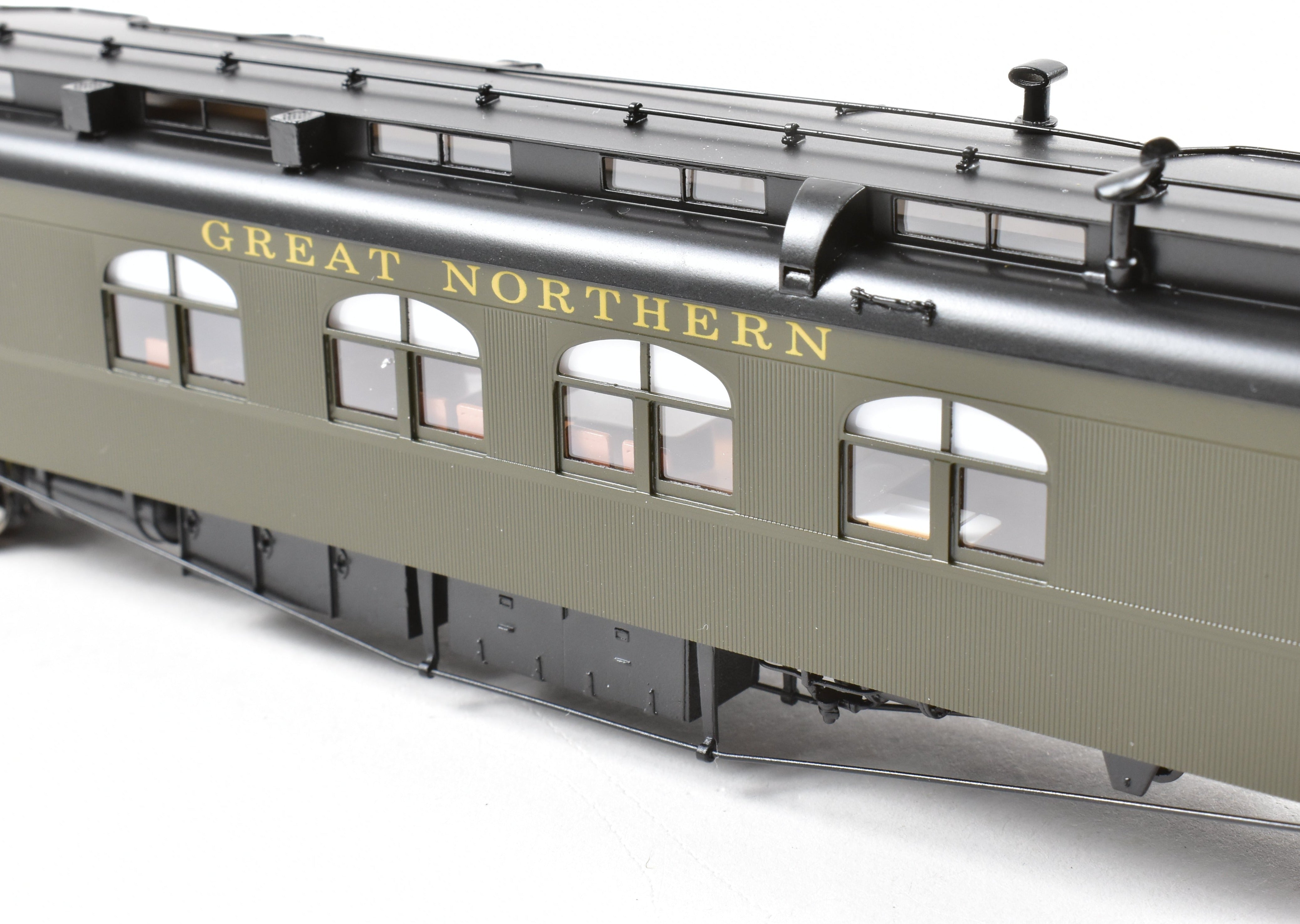 High - Quality HO Scale New Brass Model of North Bank Line (NBL) and Great Northern (GN) A22 Business Car with Wood Sides in Pullman Green for Model Train Enthusiasts