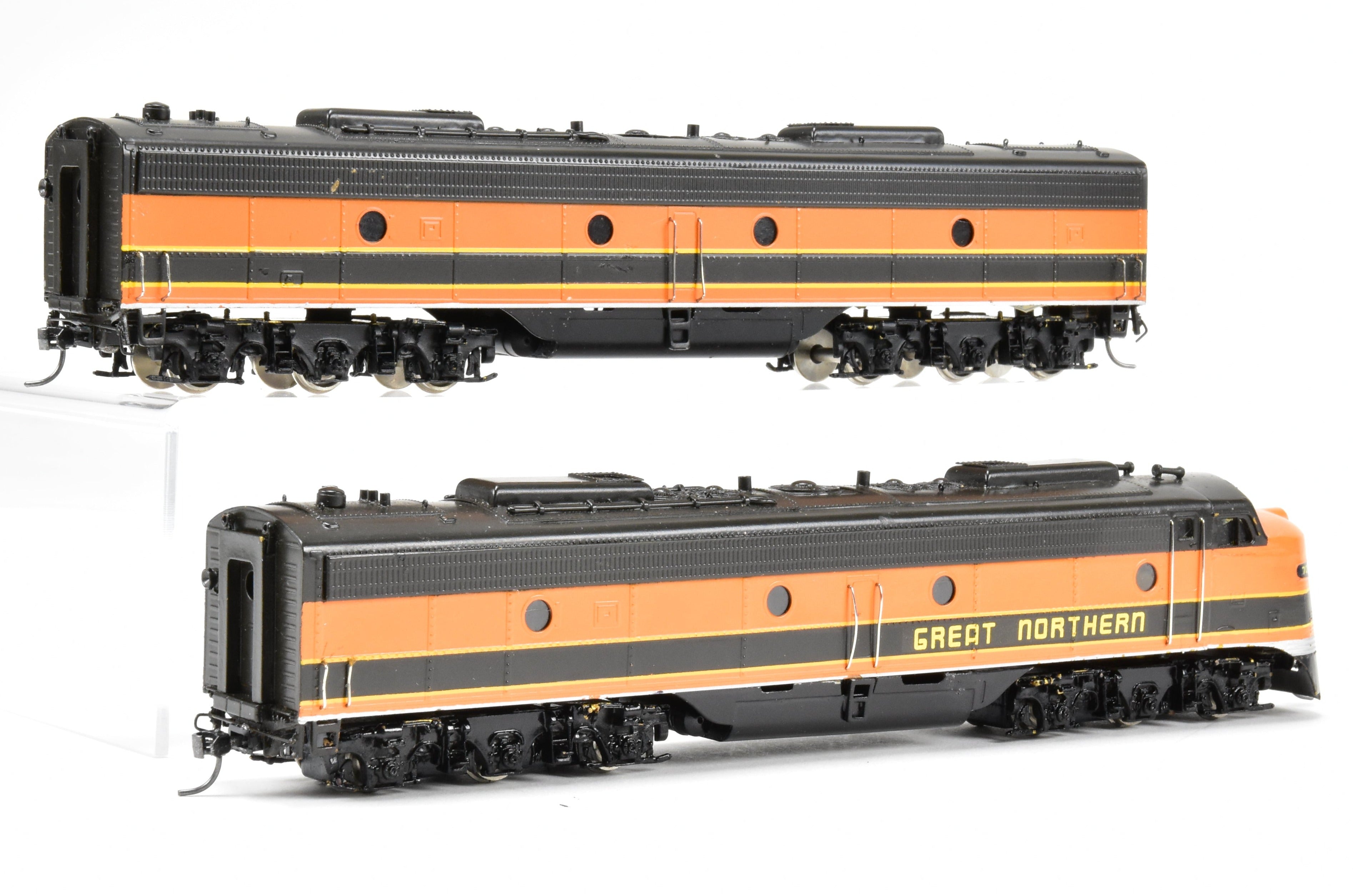 HO Scale Brass Balboa Great Northern EMD E - 8 A/B Set Passenger Diesel Locomotives for the Empire Builder Route