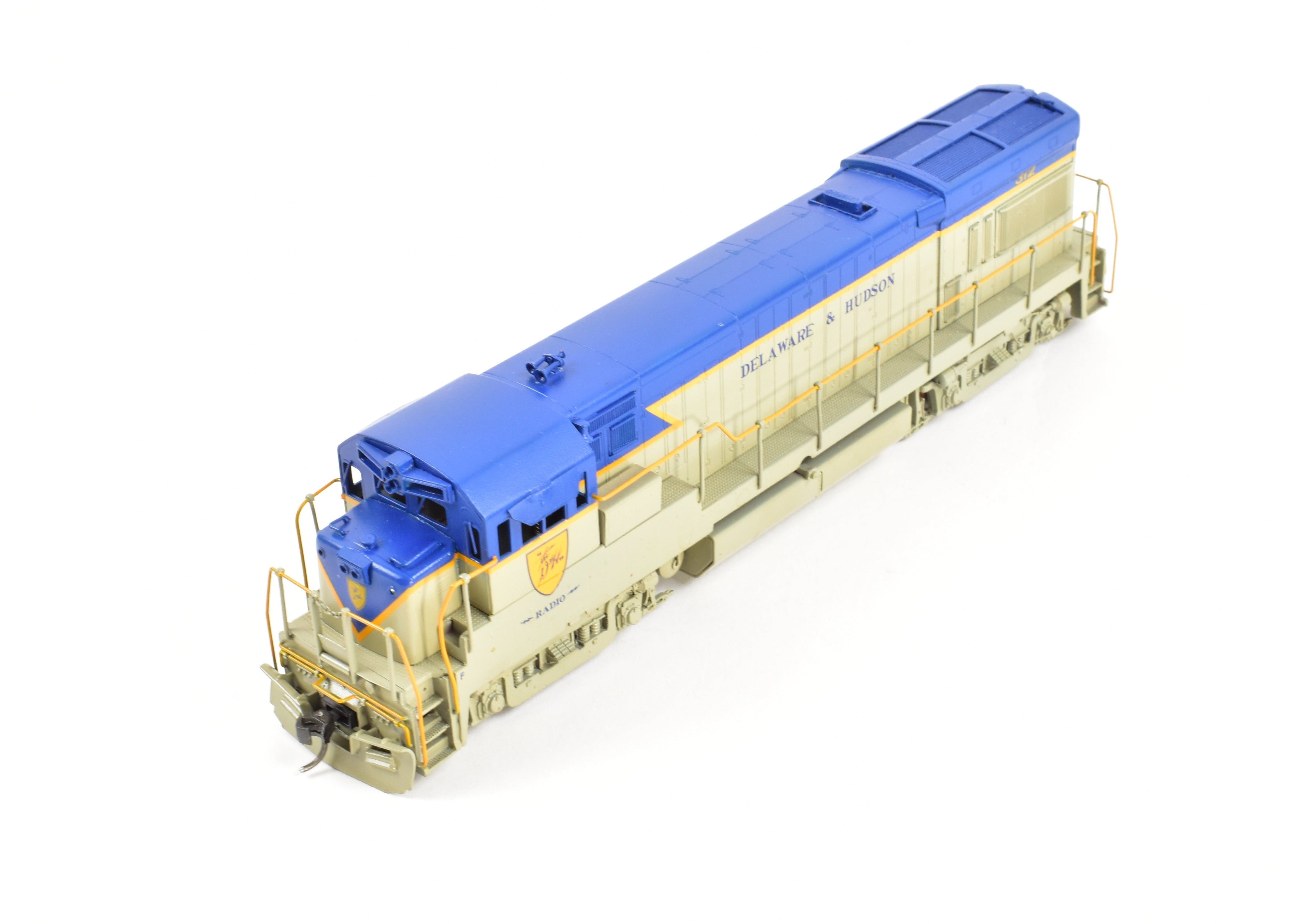 HO Scale Brass Oriental Limited Delaware & Hudson GE U-30B 3000 HP Low Hood Road Switcher Model Locomotive Custom Painted with Number 312