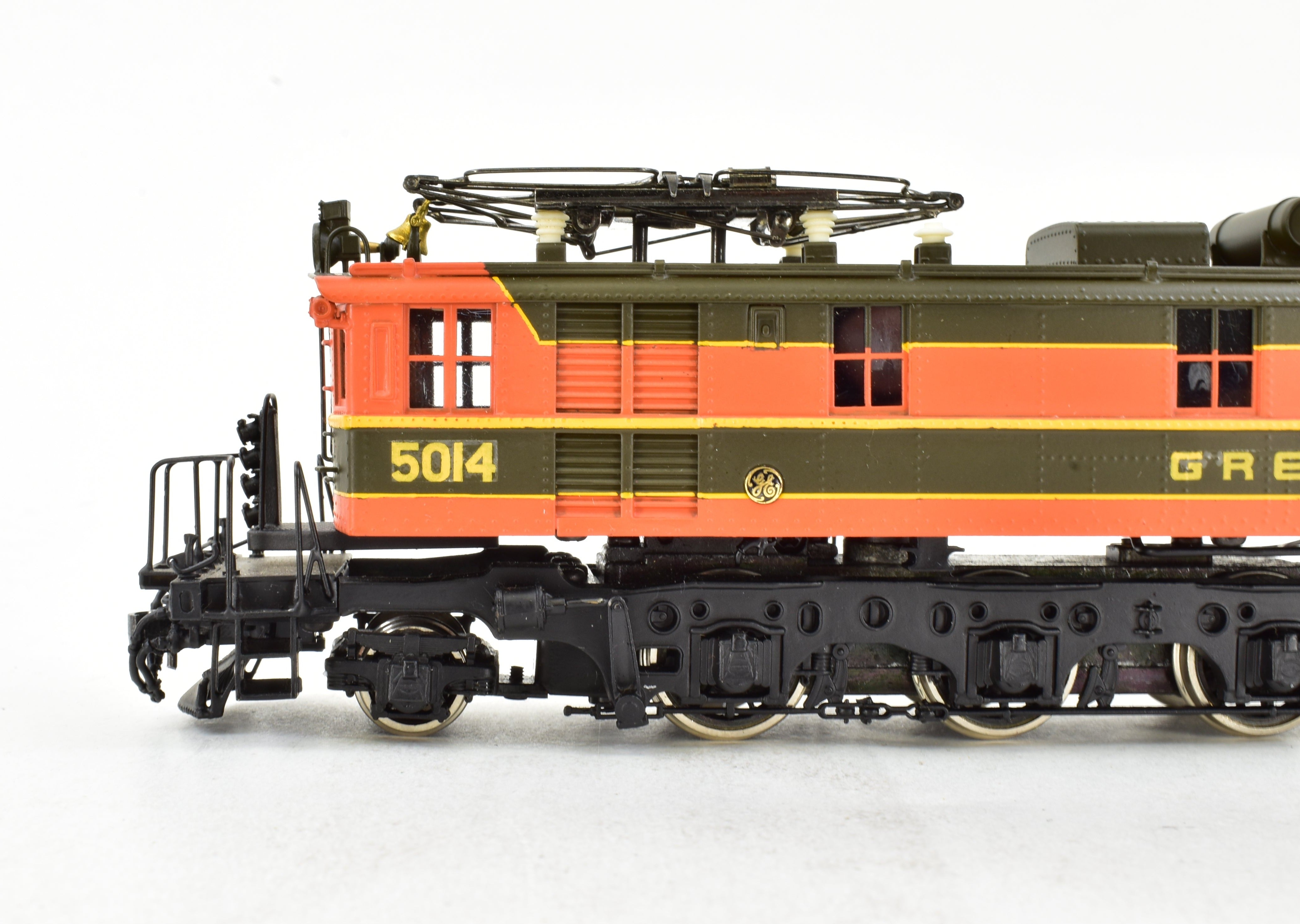 HO Scale Brass Tenshodo GN - Great Northern Y - 1 Electric Locomotive Model from 1978 - 1980 Run in FP Empire Builder Scheme No. 5014