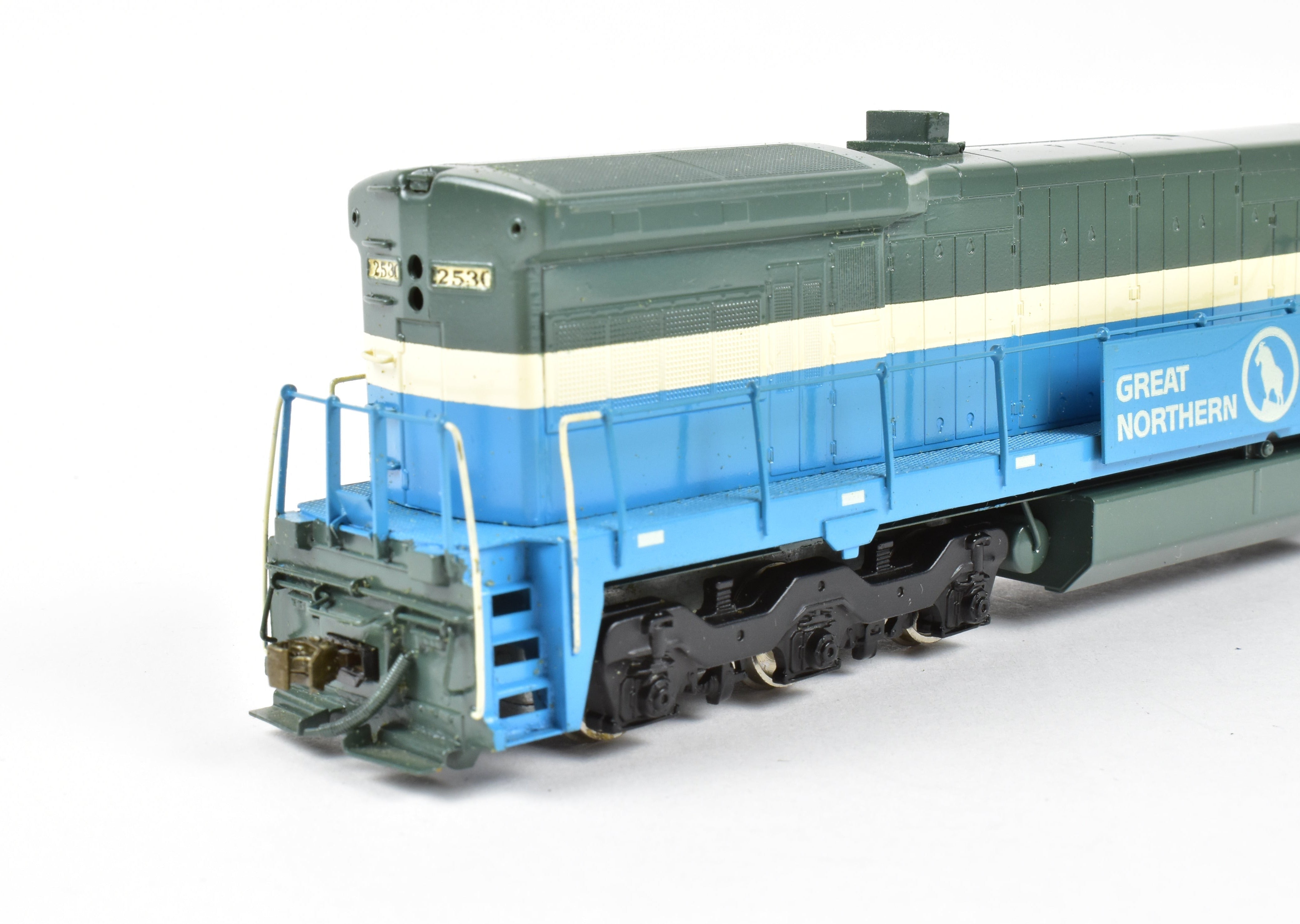 HO Scale Brass ALCO Model - Great Northern General Electric U - 33C Diesel Locomotive with Custom Painting