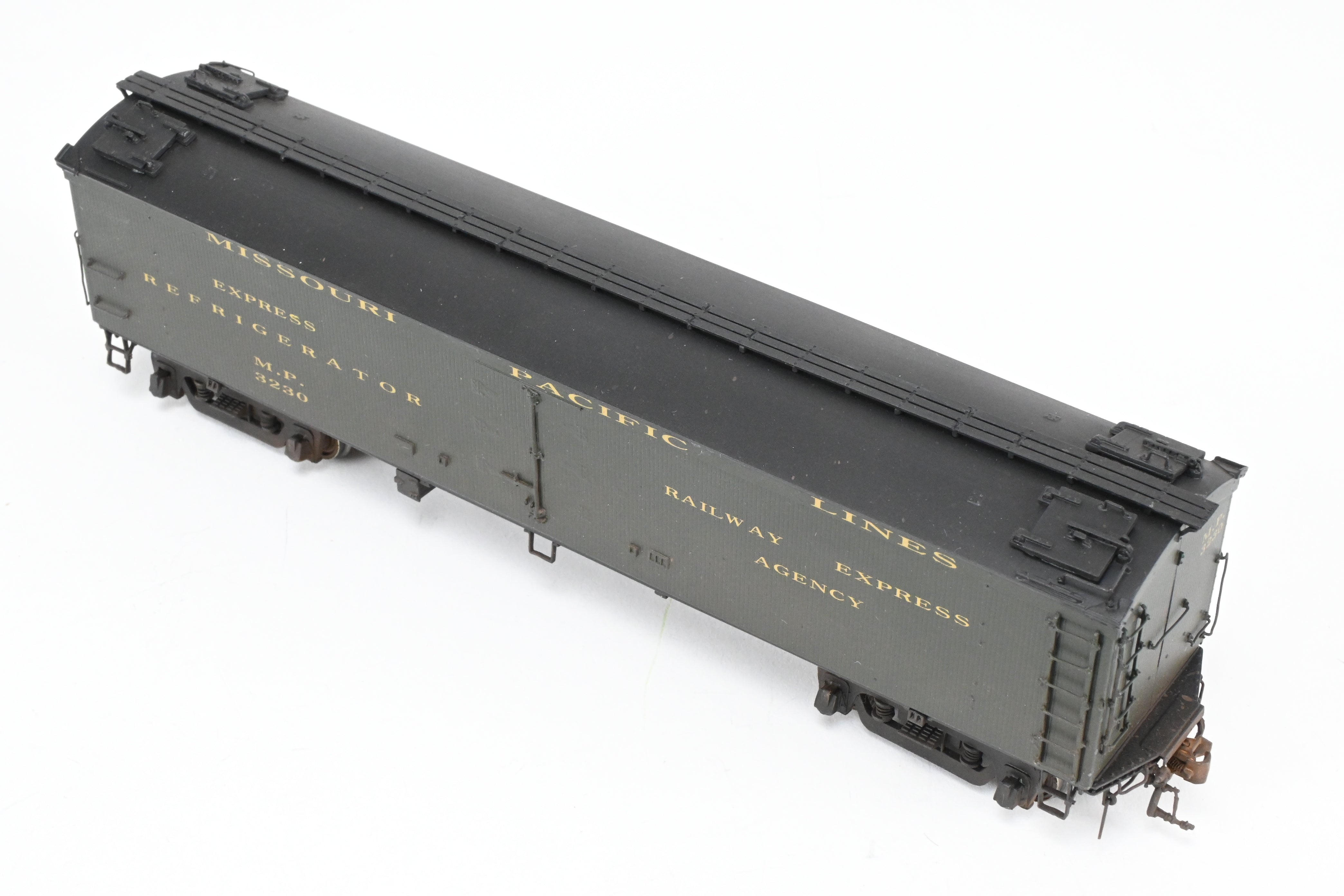 High - Quality HO Scale Brass Precision Scale Co. Missouri Pacific BR Class 53' 6 Reefer Model with Miner Brake System and FP Feature