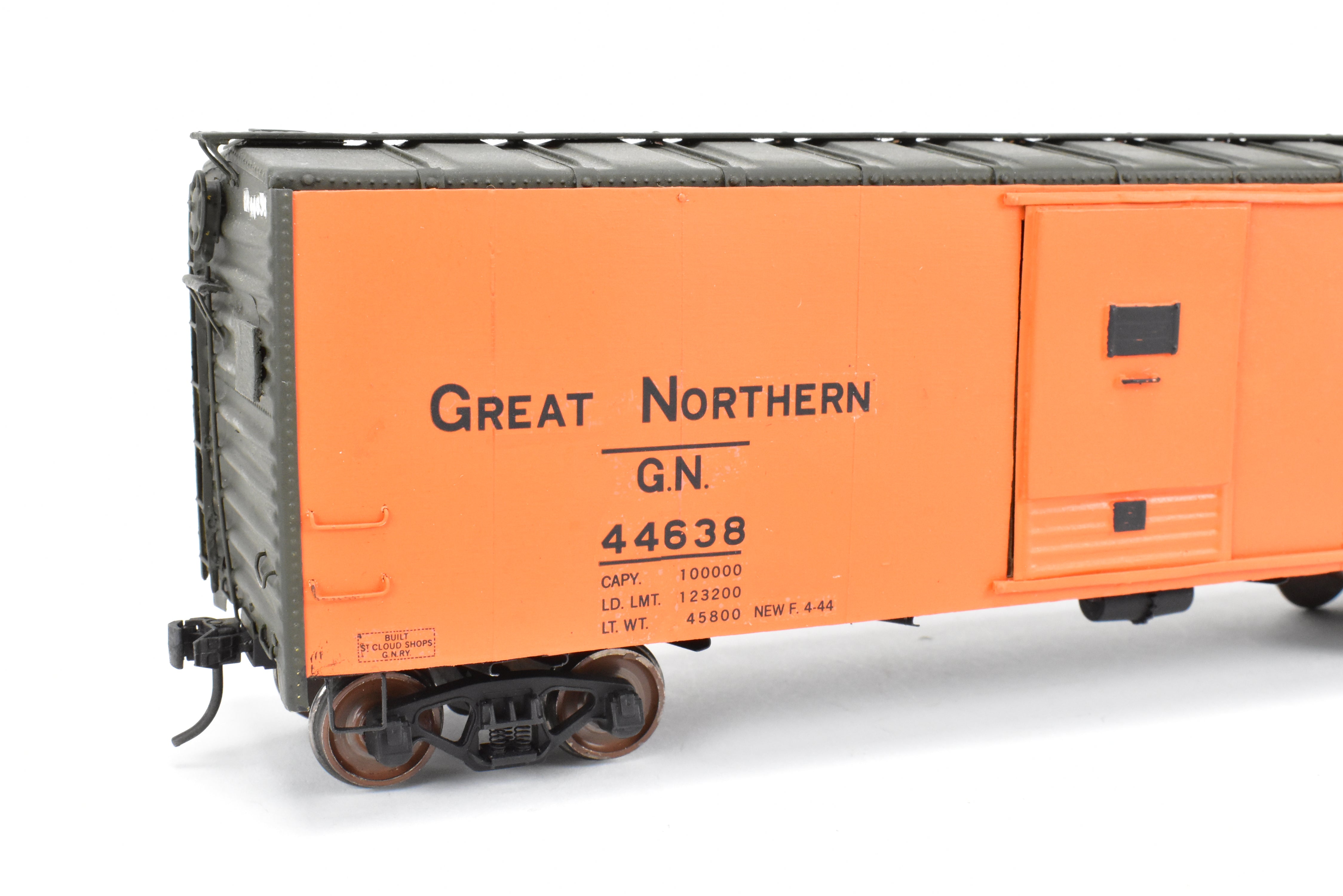 O Scale Metal GN - Great Northern 40' Plywood Boxcar with Excellent Build and Custom Paint