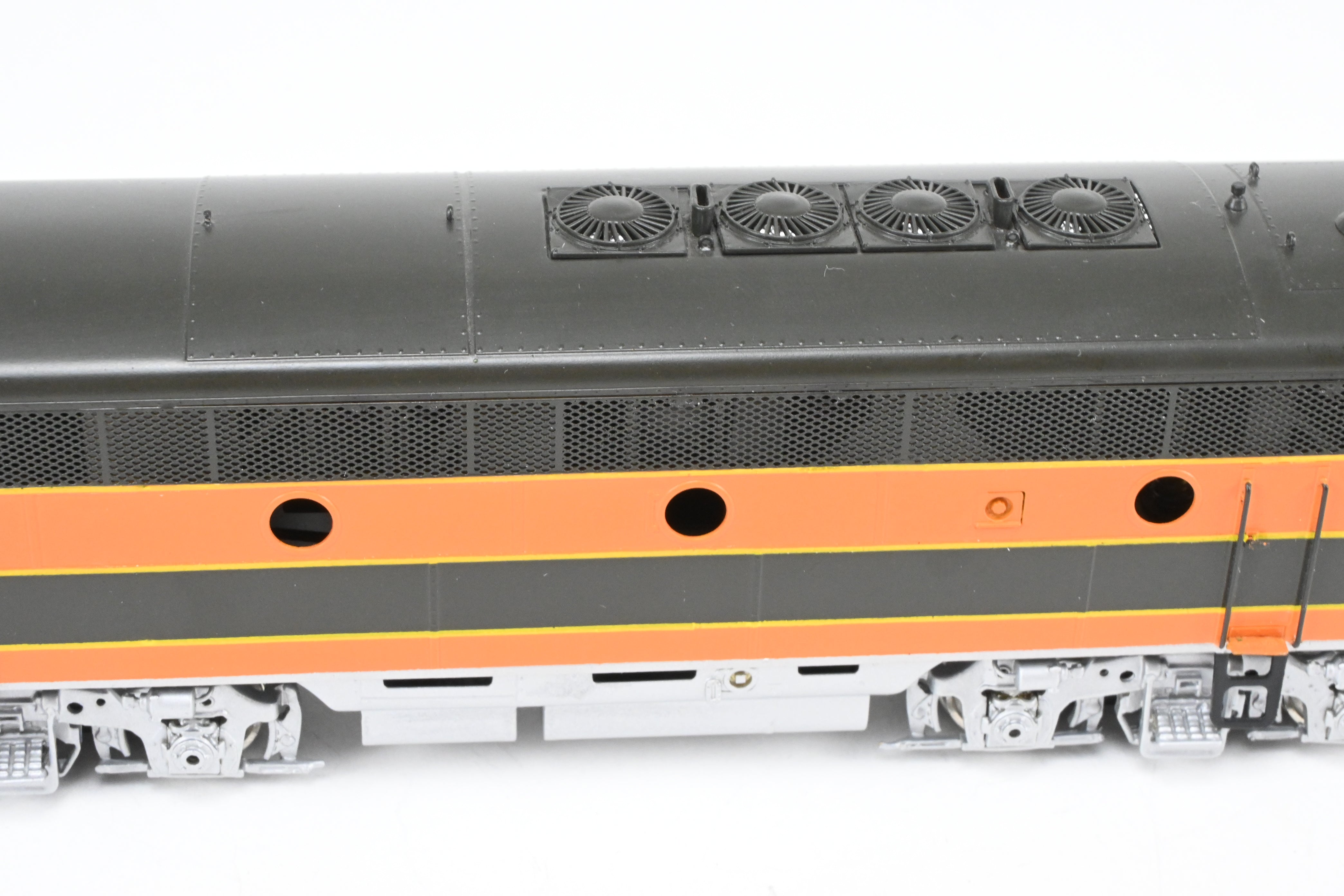 HO Scale Brass Model Train - Oriental Limited Great Northern EMD F3A/F3B 1500 HP Phase II/III FP Passenger Scheme Replica