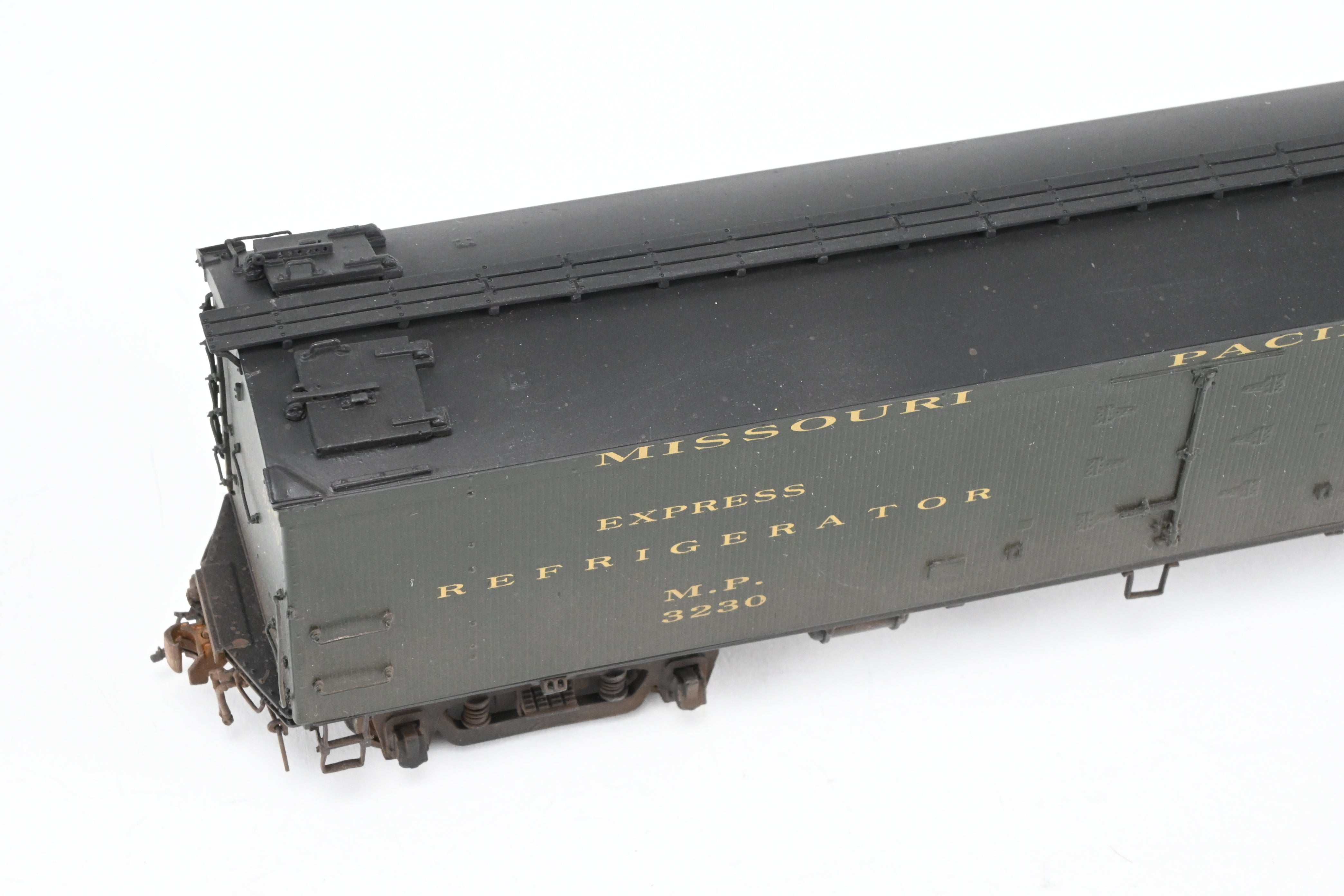 High - Quality HO Scale Brass Precision Scale Co. Missouri Pacific BR Class 53' 6 Reefer Model with Miner Brake System and FP Feature