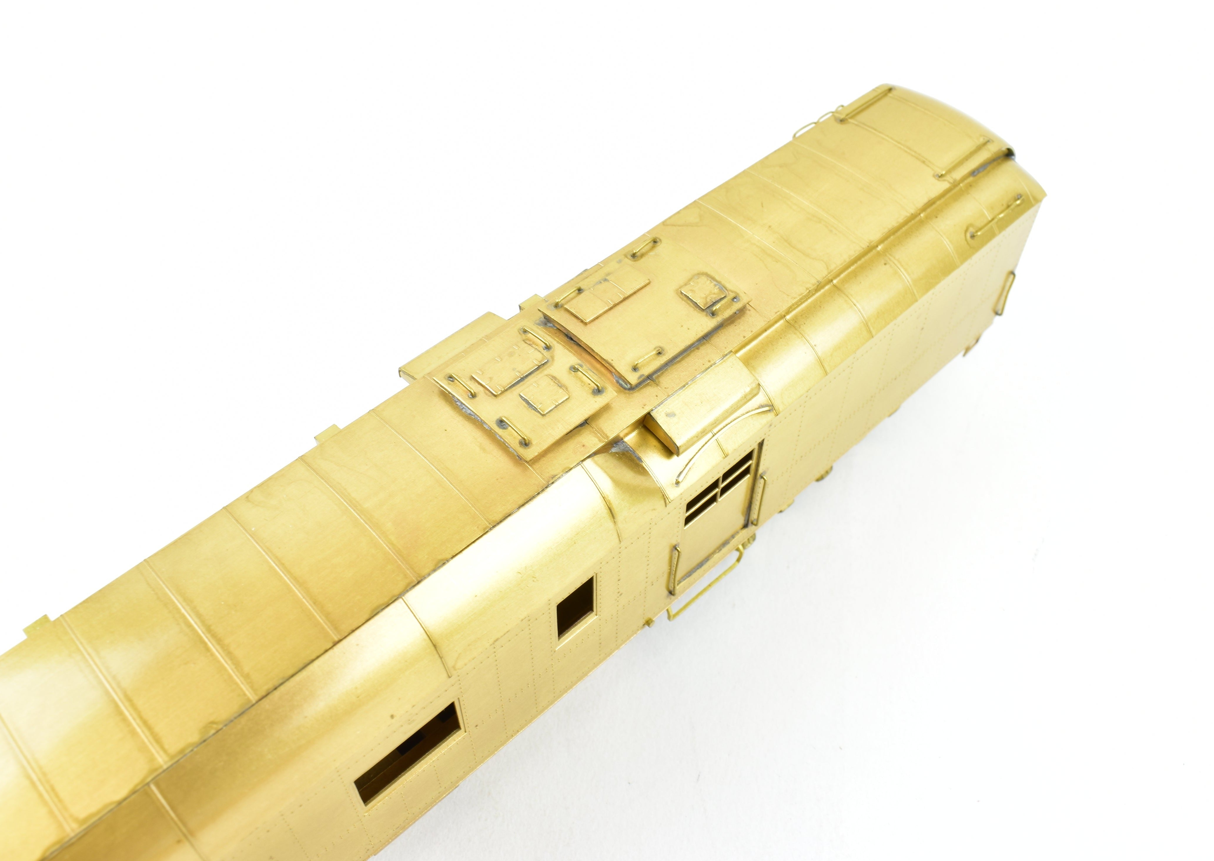 HO Scale Brass Model of Hi - Country Brass ATSF - Santa Fe Heavyweight Baggage Lounge Car #1300
